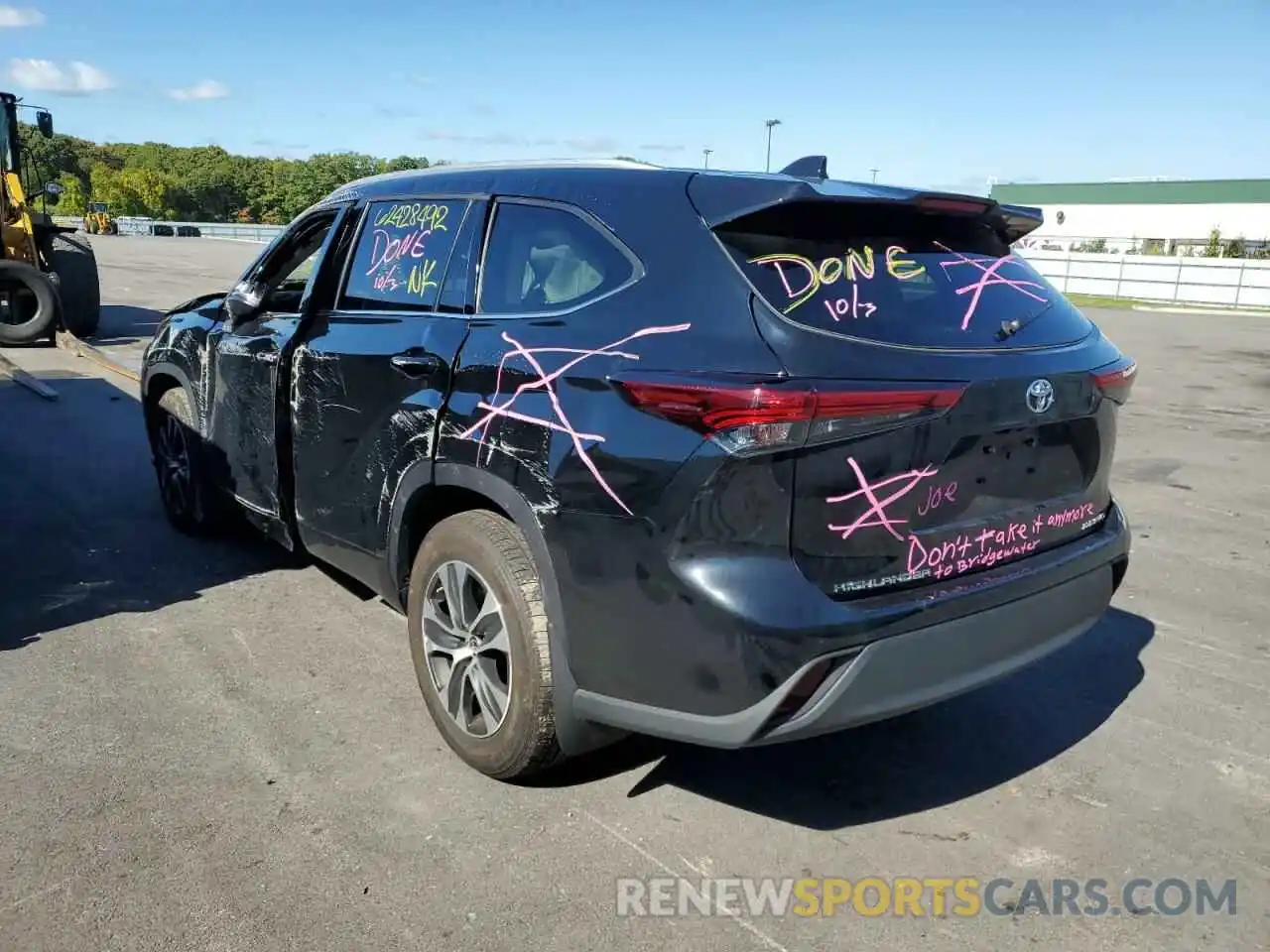 3 Photograph of a damaged car 5TDGZRBH1NS564336 TOYOTA HIGHLANDER 2022