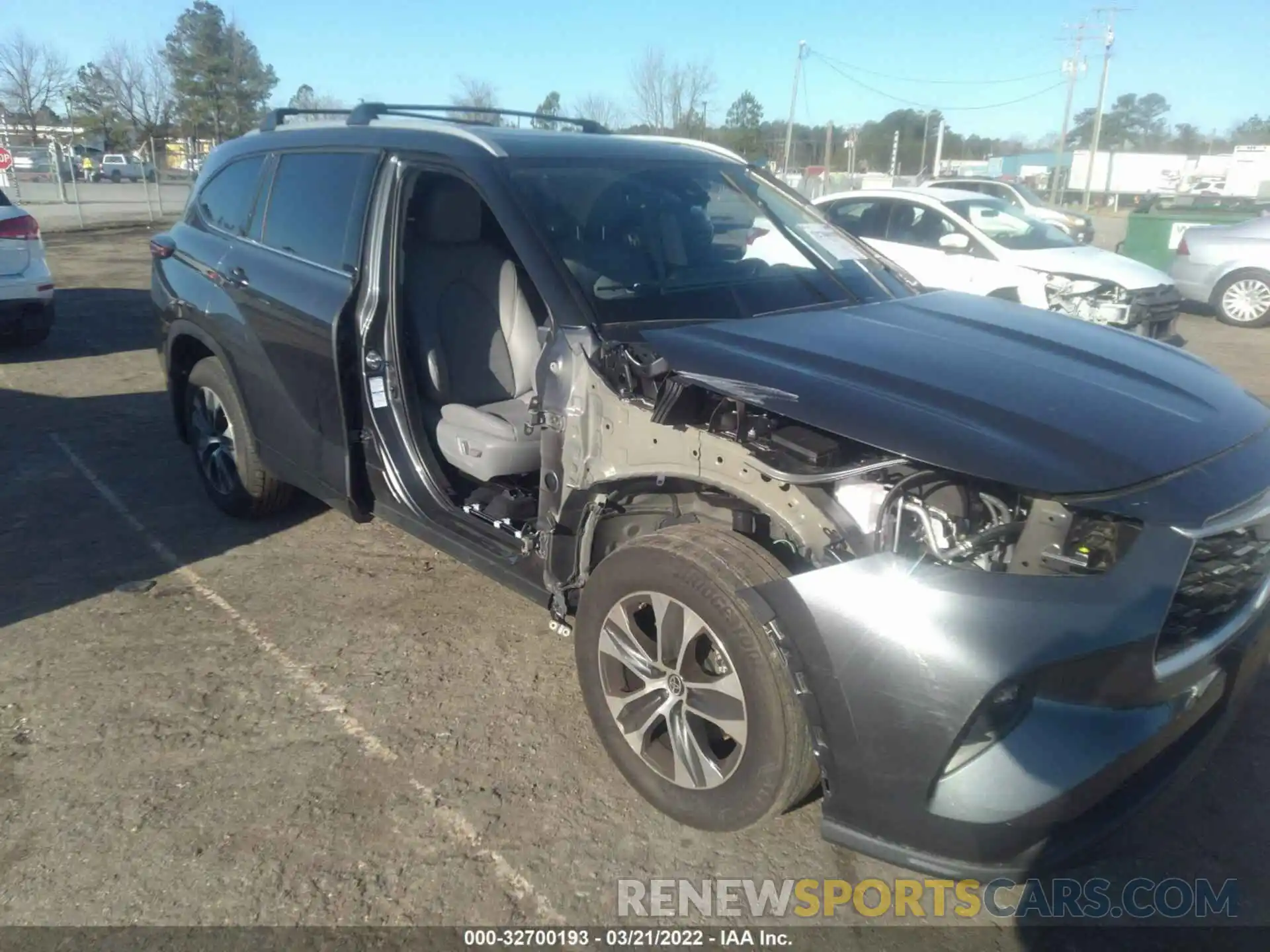 6 Photograph of a damaged car 5TDGZRBH2NS560828 TOYOTA HIGHLANDER 2022