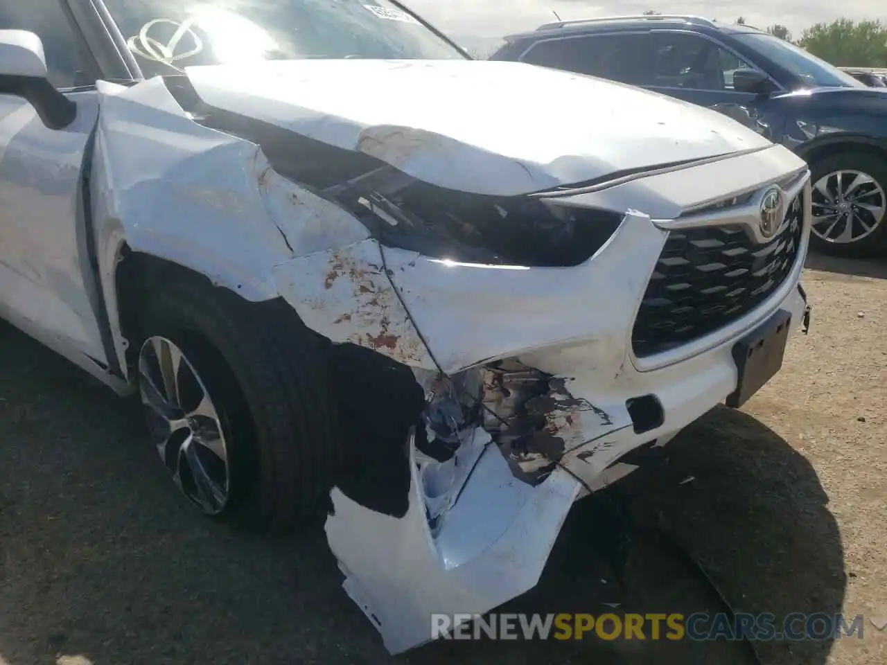 9 Photograph of a damaged car 5TDGZRBH2NS561588 TOYOTA HIGHLANDER 2022