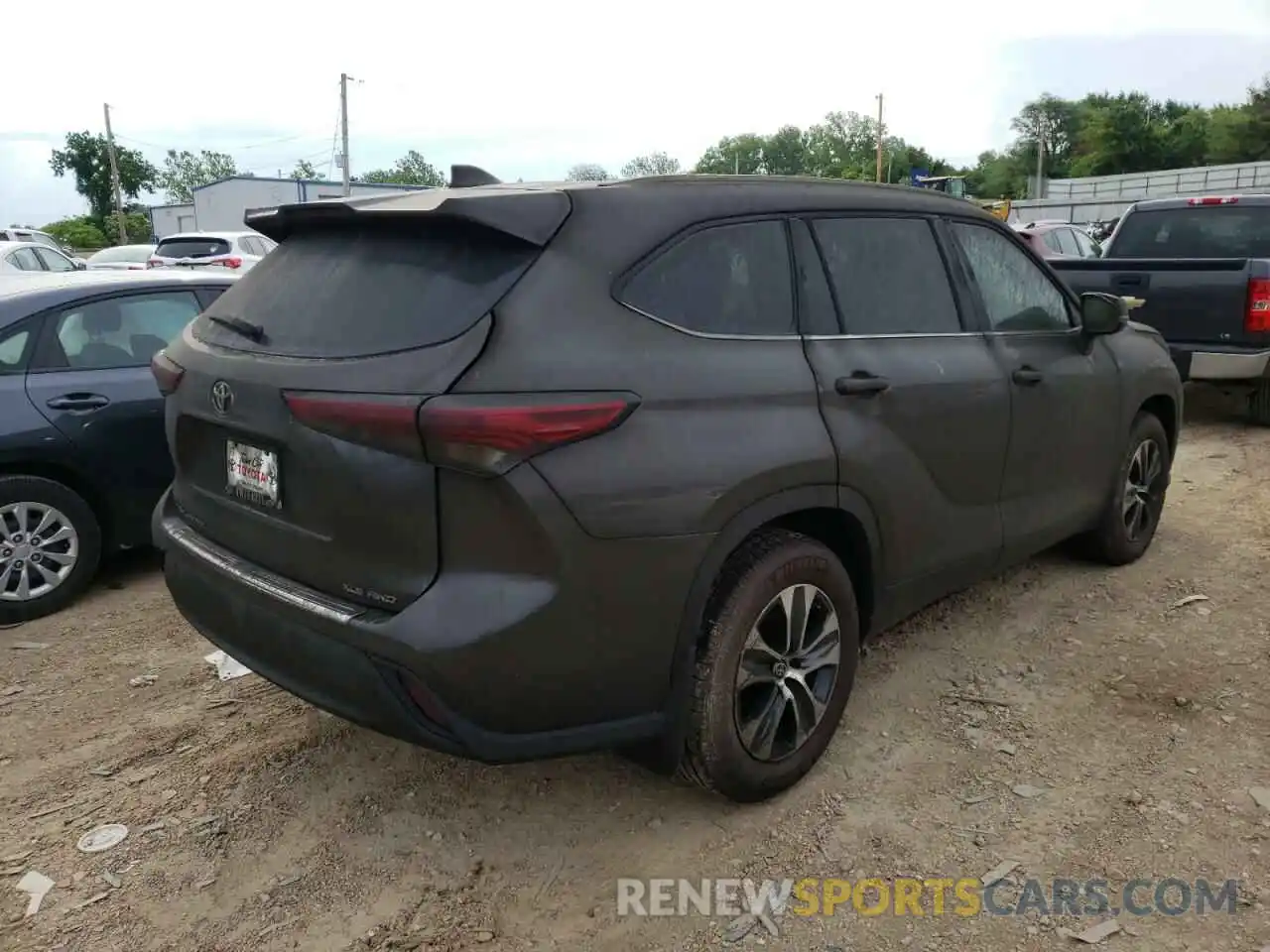 4 Photograph of a damaged car 5TDGZRBH2NS561803 TOYOTA HIGHLANDER 2022