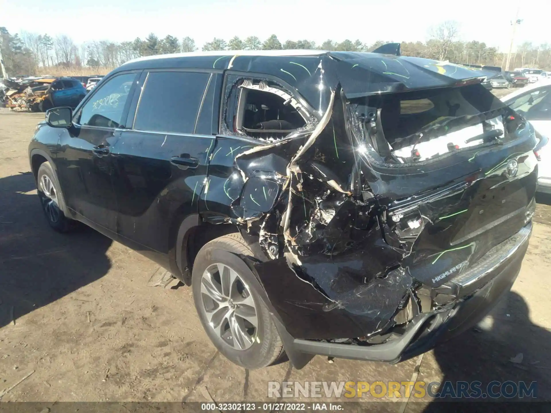 3 Photograph of a damaged car 5TDGZRBH2NS563499 TOYOTA HIGHLANDER 2022