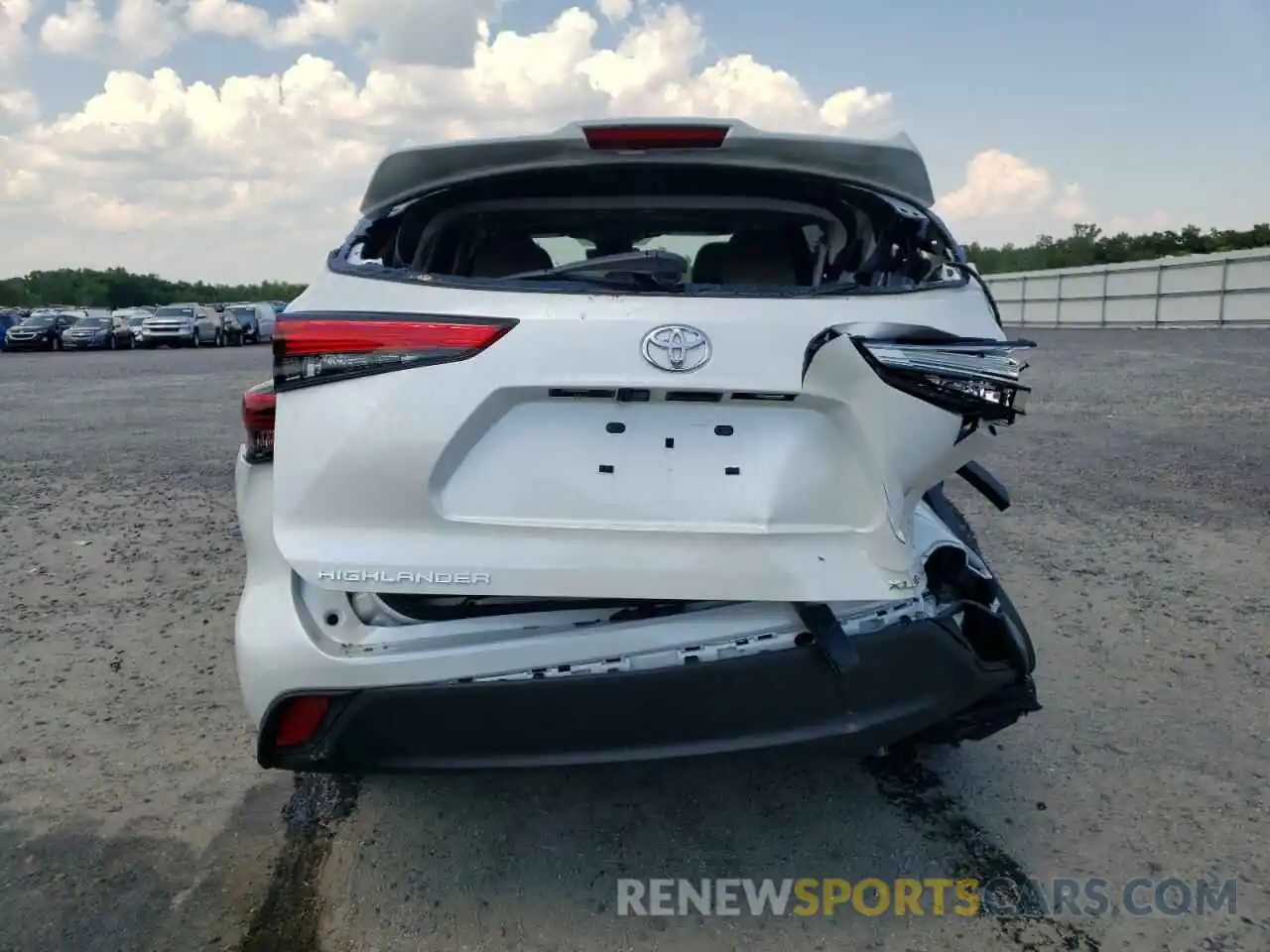 9 Photograph of a damaged car 5TDGZRBH5NS172170 TOYOTA HIGHLANDER 2022