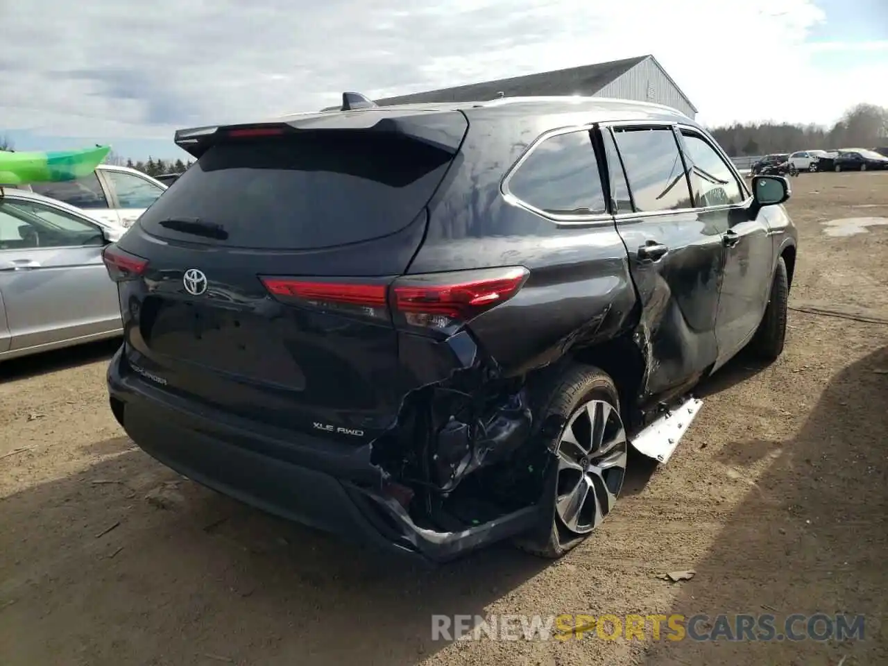 4 Photograph of a damaged car 5TDGZRBH5NS561164 TOYOTA HIGHLANDER 2022