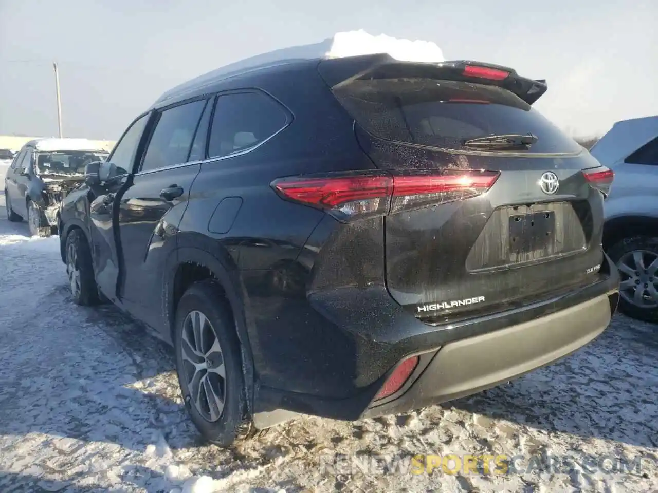 3 Photograph of a damaged car 5TDGZRBH6NS161727 TOYOTA HIGHLANDER 2022