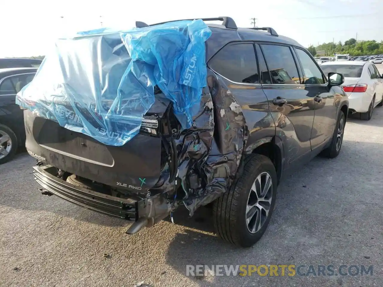 4 Photograph of a damaged car 5TDGZRBH6NS187812 TOYOTA HIGHLANDER 2022