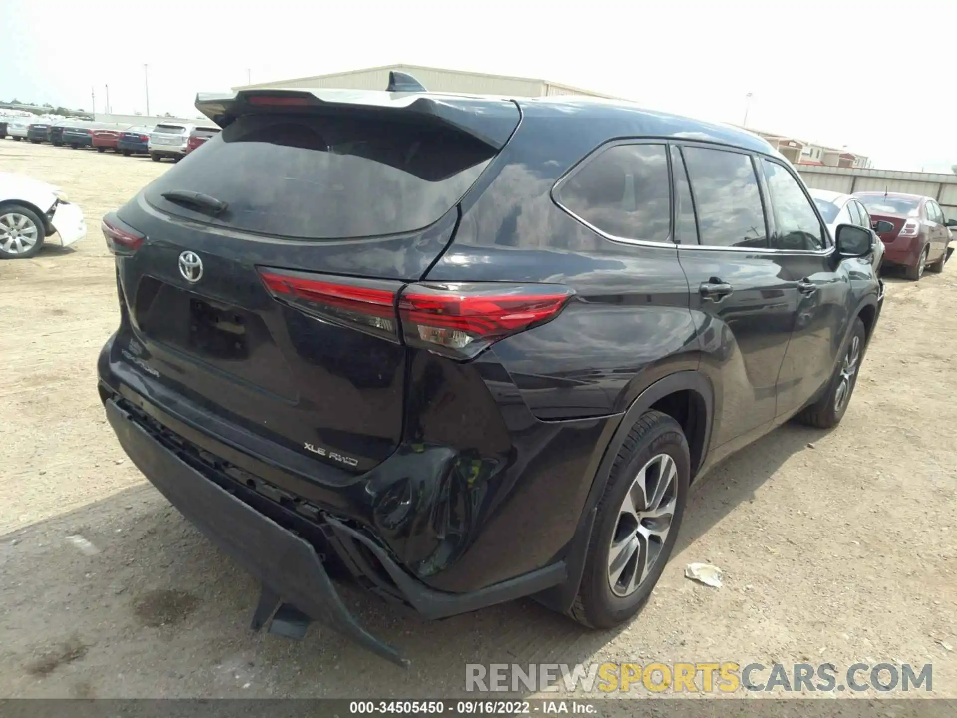 4 Photograph of a damaged car 5TDGZRBH6NS225703 TOYOTA HIGHLANDER 2022