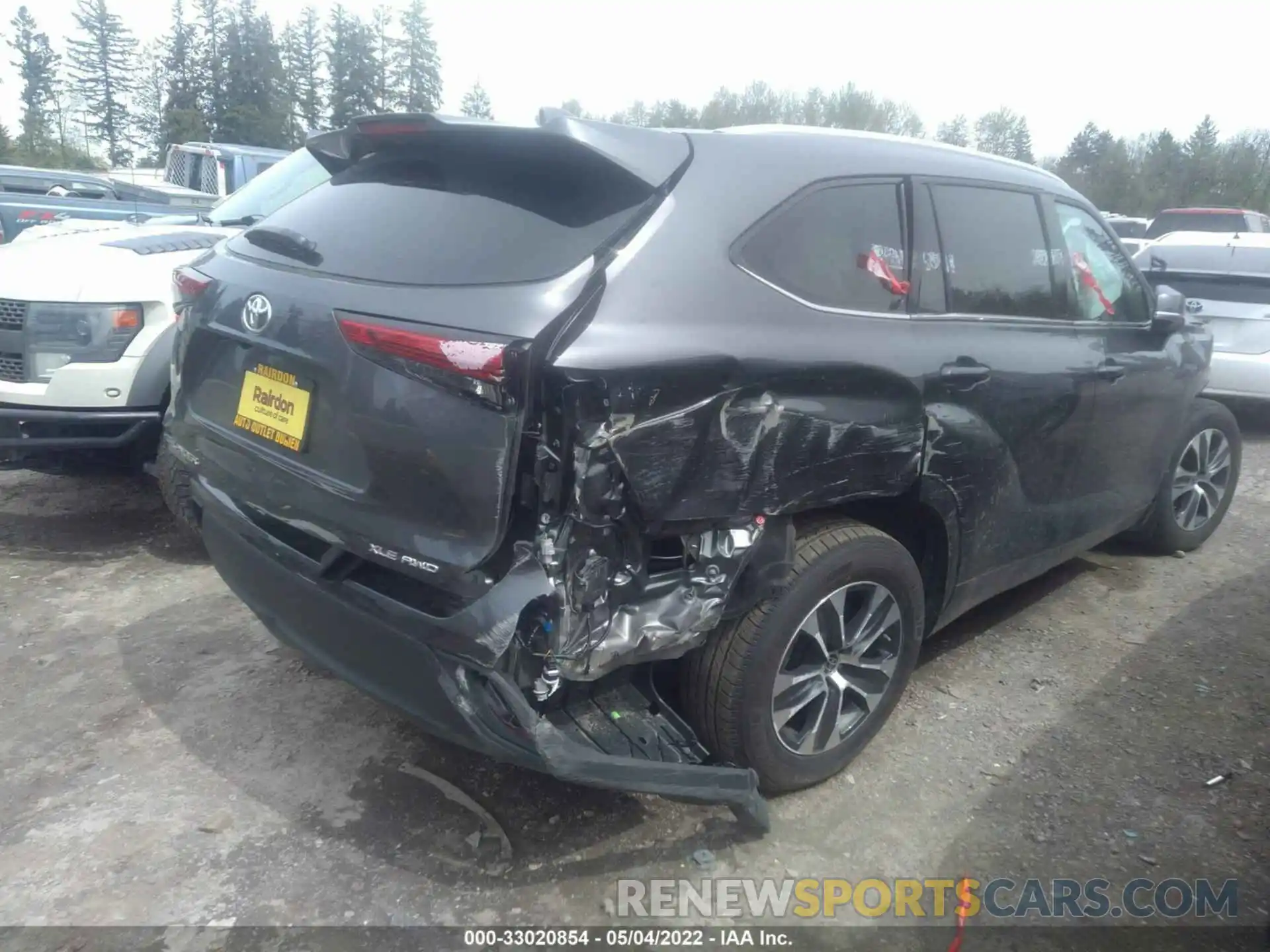 4 Photograph of a damaged car 5TDGZRBH6NS571458 TOYOTA HIGHLANDER 2022