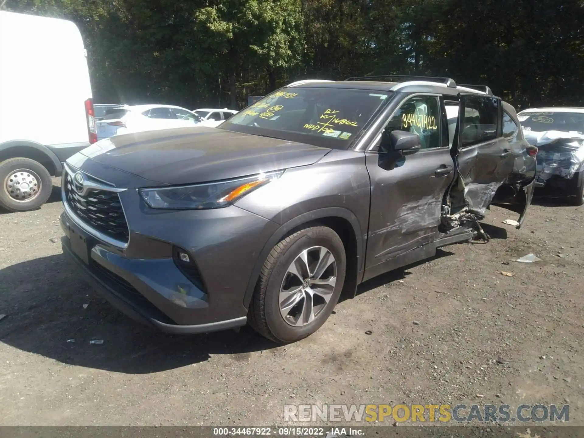 2 Photograph of a damaged car 5TDGZRBH6NS578362 TOYOTA HIGHLANDER 2022