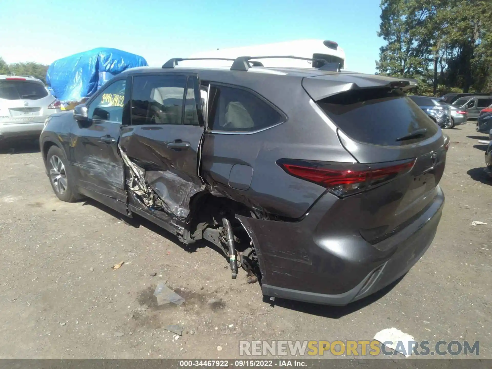 3 Photograph of a damaged car 5TDGZRBH6NS578362 TOYOTA HIGHLANDER 2022