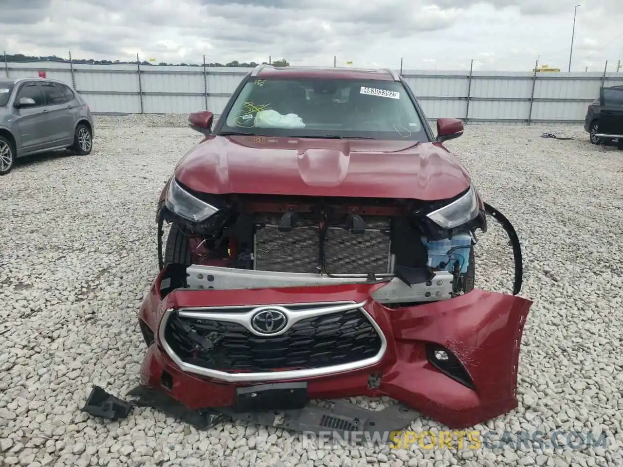 9 Photograph of a damaged car 5TDGZRBH8NS564561 TOYOTA HIGHLANDER 2022