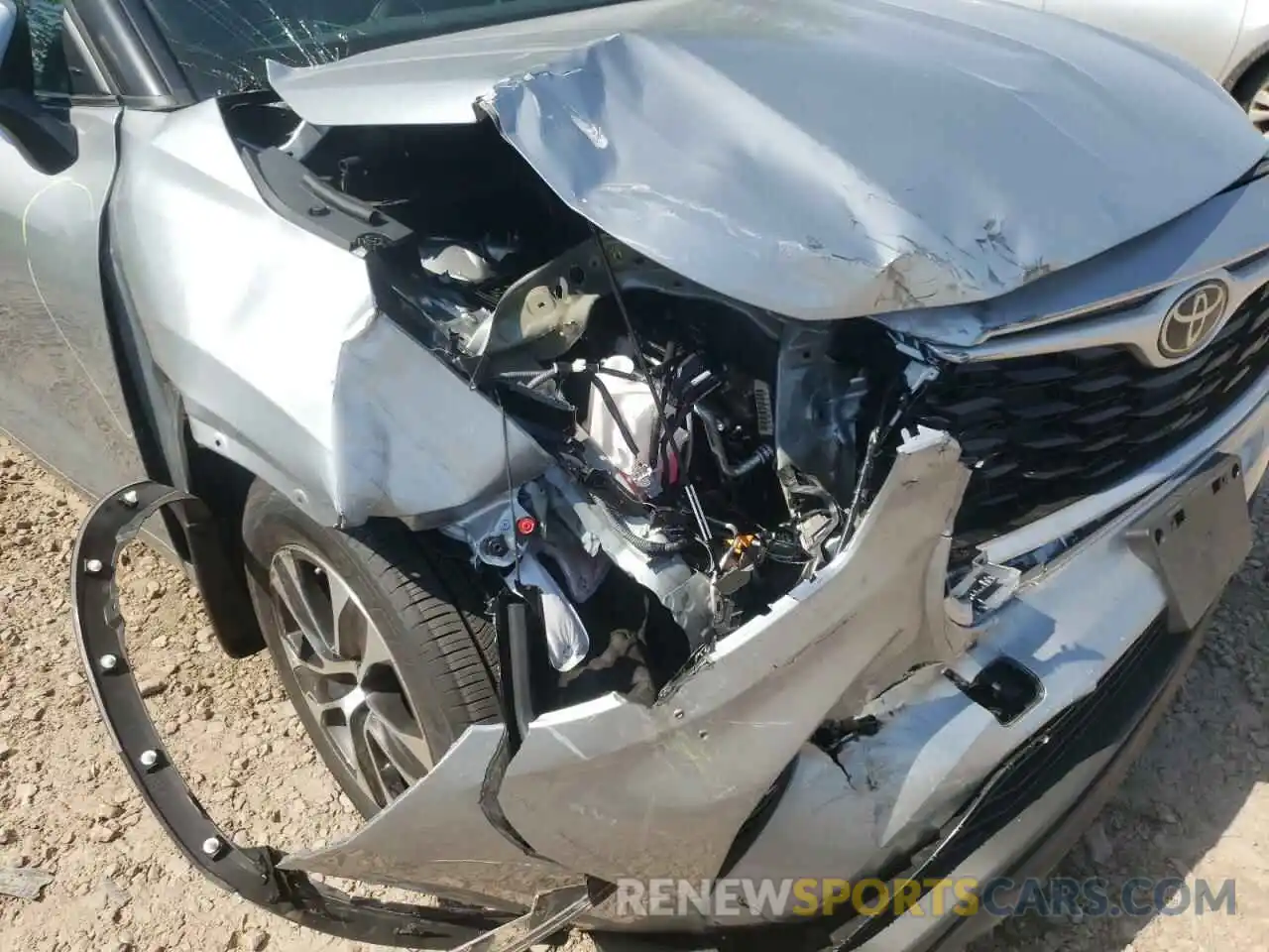 9 Photograph of a damaged car 5TDGZRBH8NS570294 TOYOTA HIGHLANDER 2022