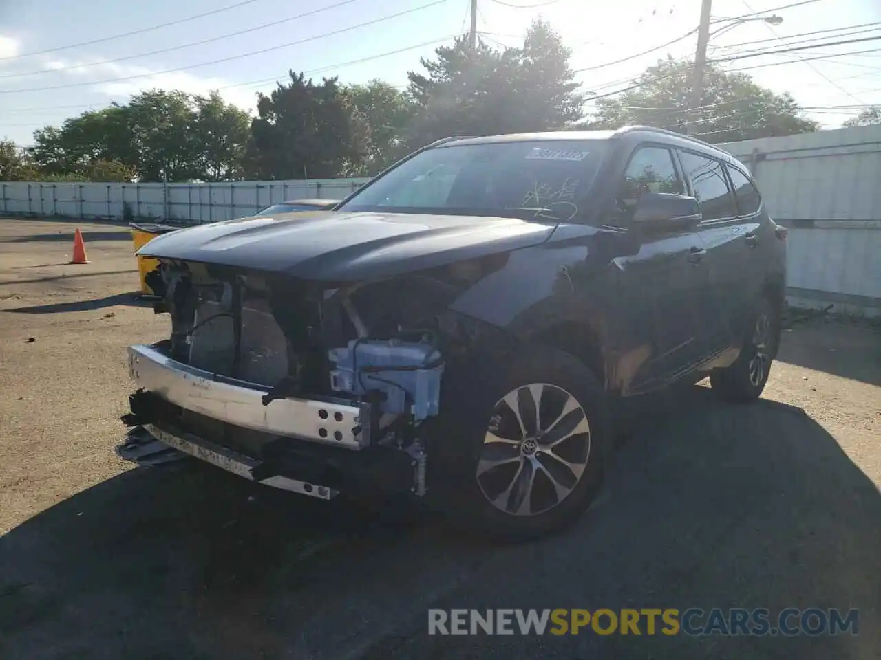 2 Photograph of a damaged car 5TDGZRBH8NS579111 TOYOTA HIGHLANDER 2022