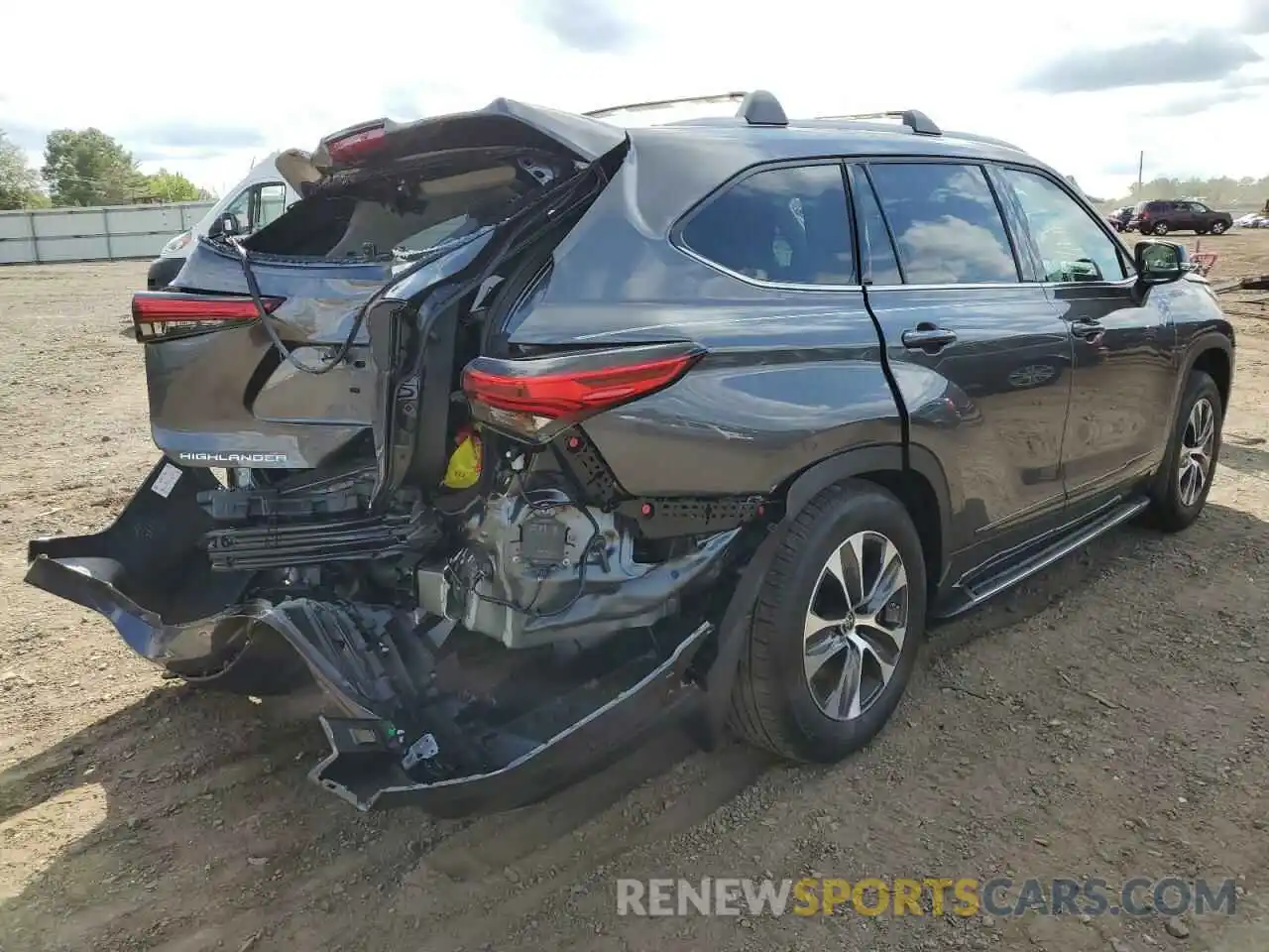 4 Photograph of a damaged car 5TDGZRBH8NS580890 TOYOTA HIGHLANDER 2022