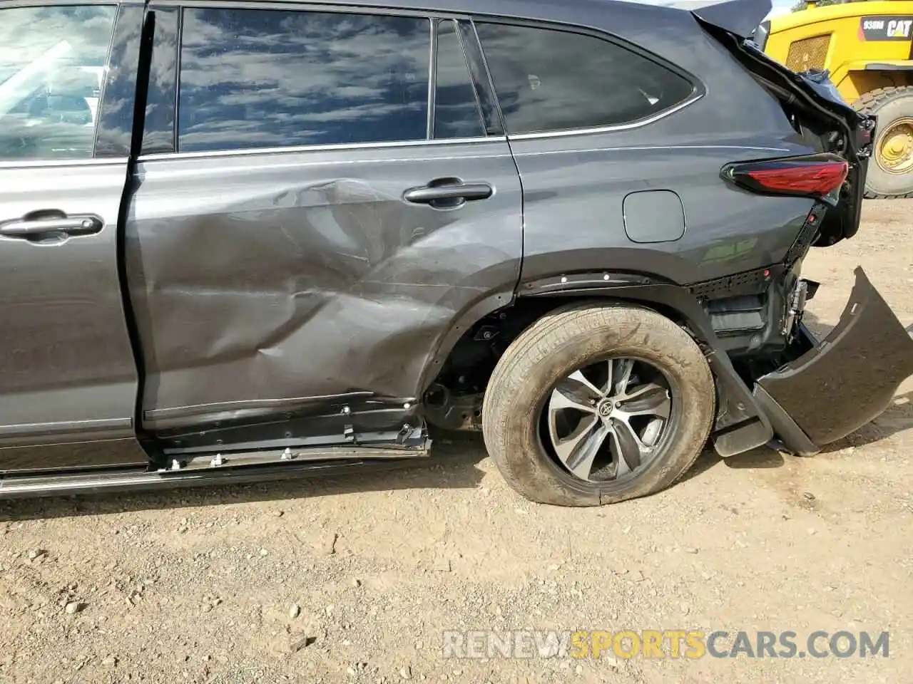 9 Photograph of a damaged car 5TDGZRBH8NS580890 TOYOTA HIGHLANDER 2022