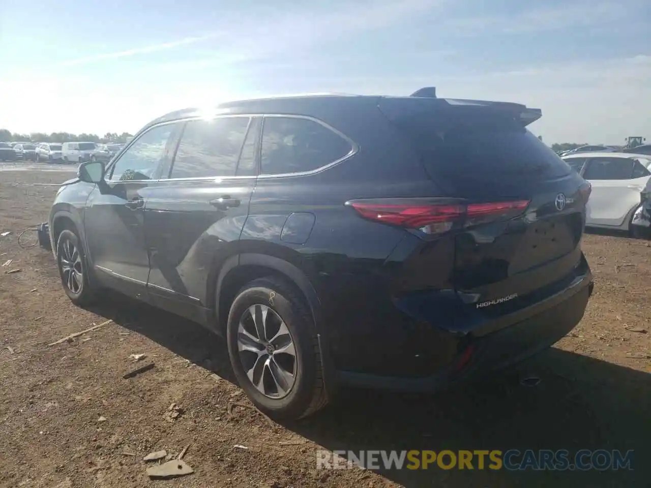 3 Photograph of a damaged car 5TDGZRBH8NS581389 TOYOTA HIGHLANDER 2022