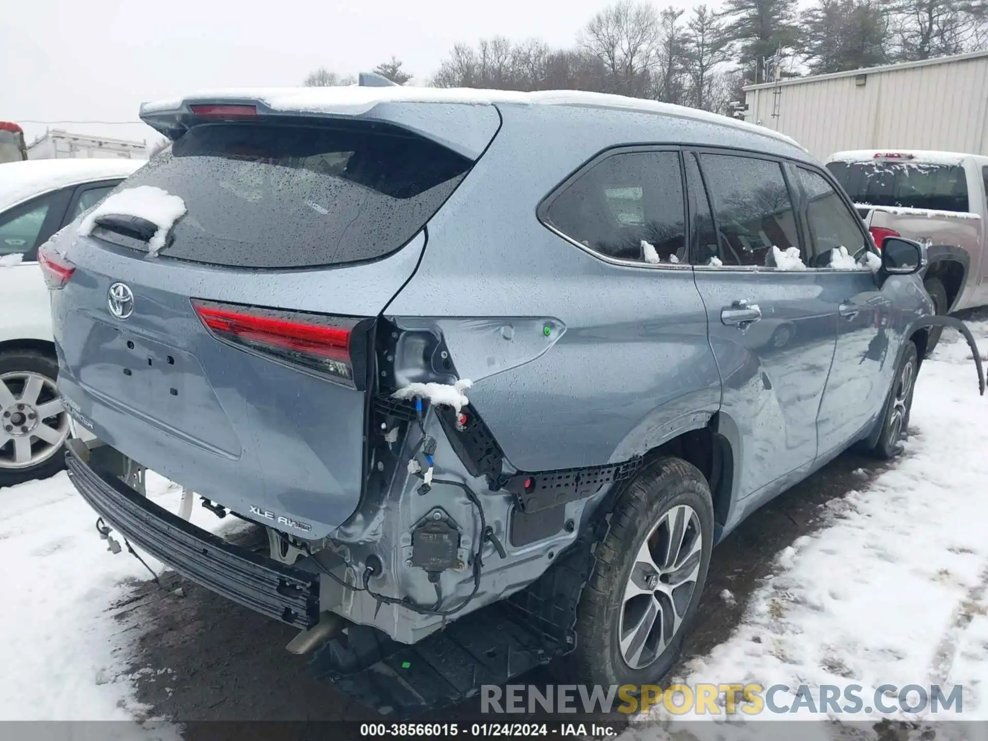 4 Photograph of a damaged car 5TDGZRBHXNS199929 TOYOTA HIGHLANDER 2022