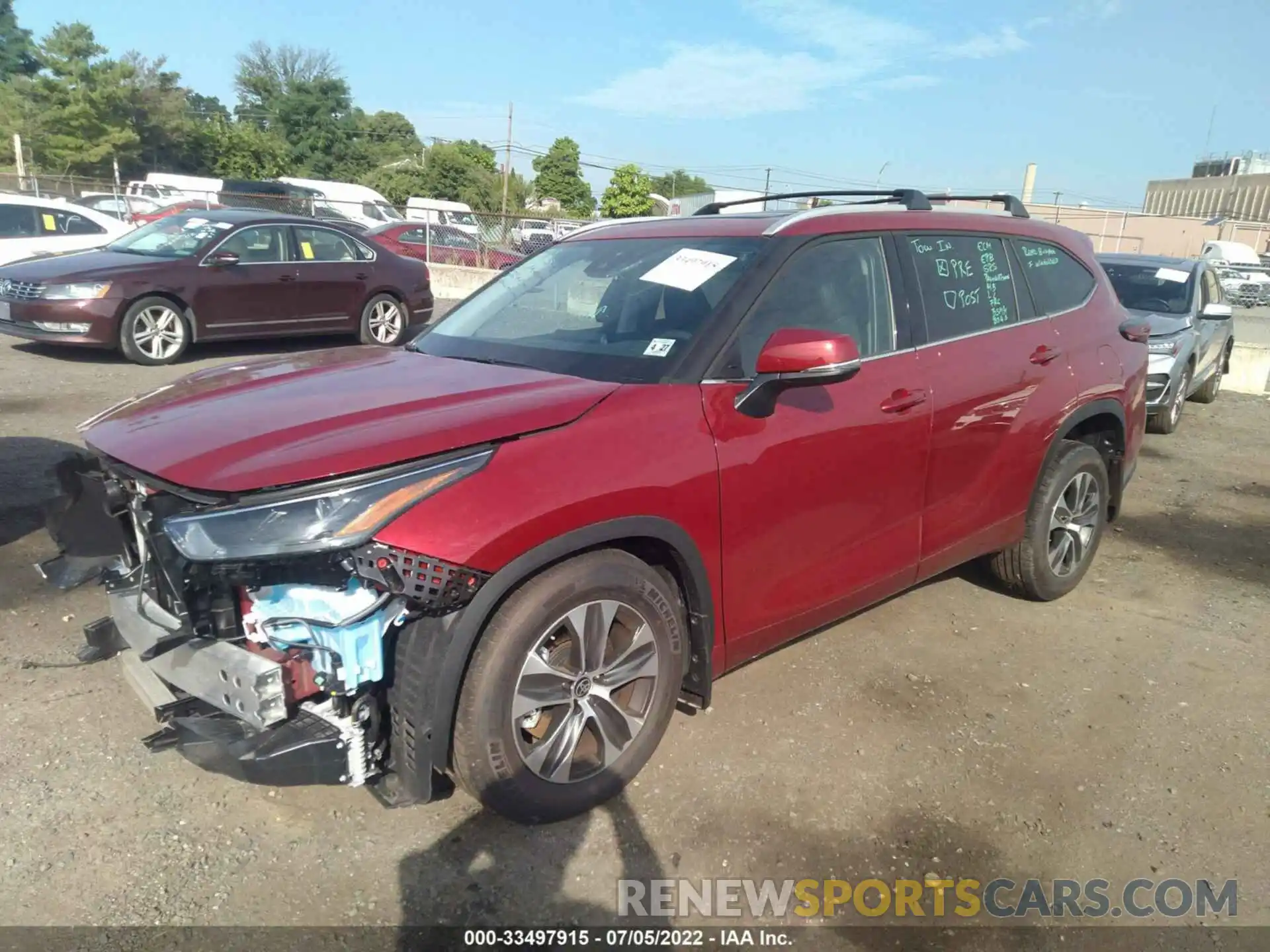 2 Photograph of a damaged car 5TDGZRBHXNS210475 TOYOTA HIGHLANDER 2022