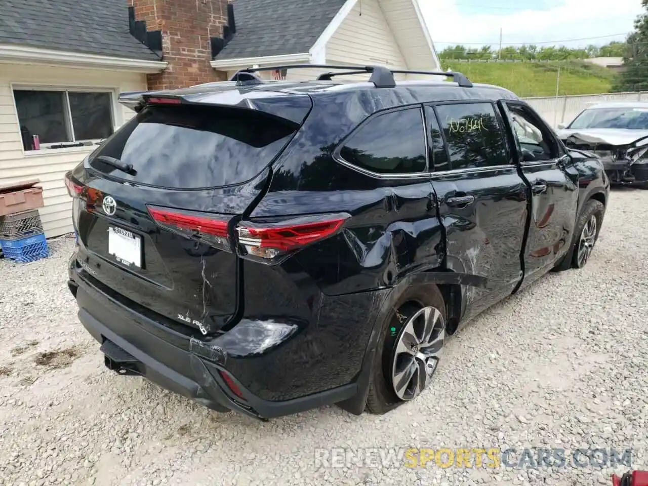 4 Photograph of a damaged car 5TDGZRBHXNS580180 TOYOTA HIGHLANDER 2022