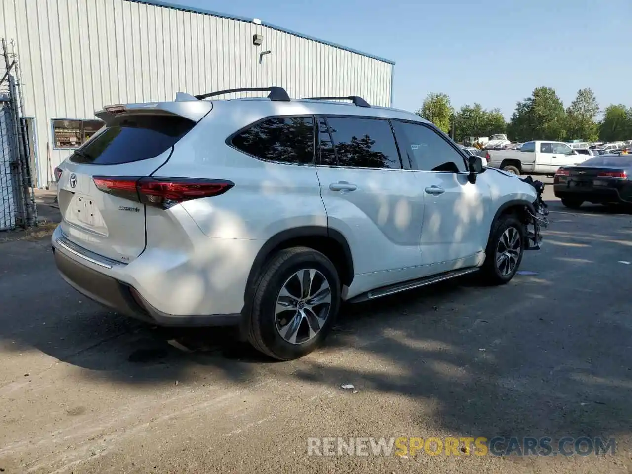 4 Photograph of a damaged car 5TDHBRCH1NS538827 TOYOTA HIGHLANDER 2022