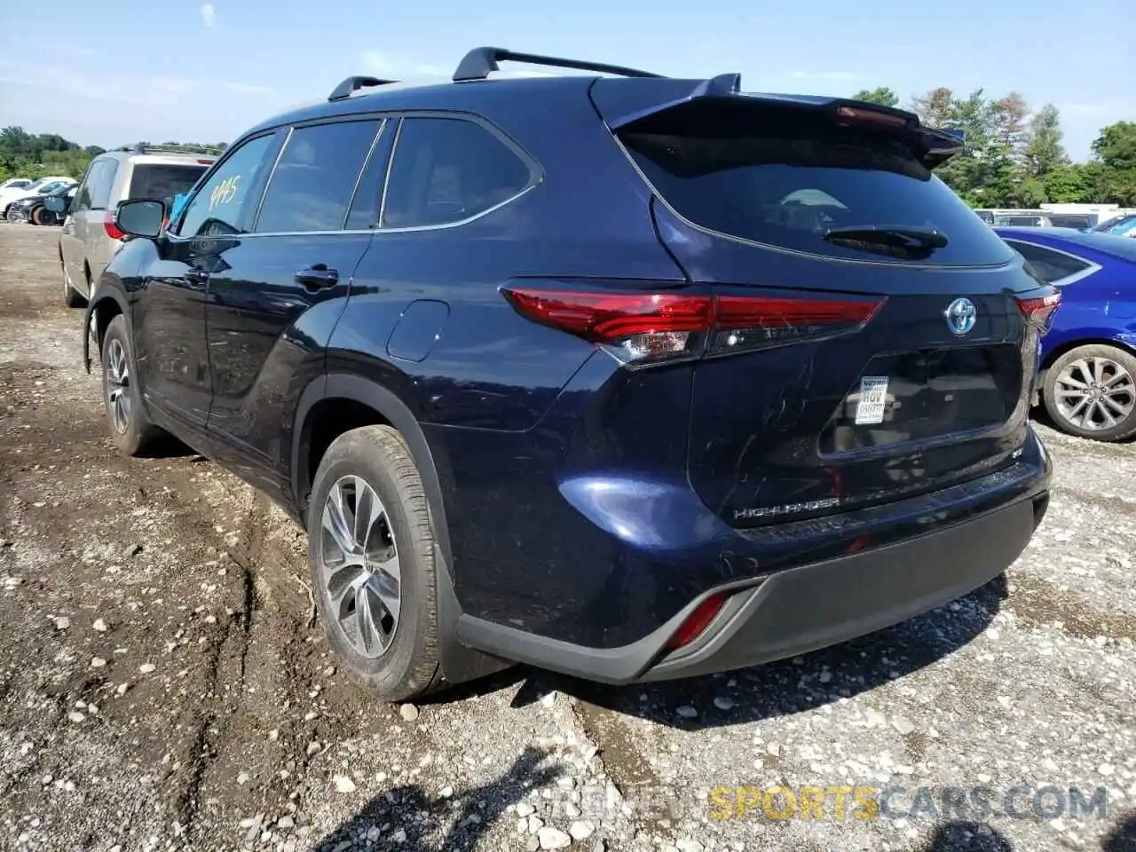 3 Photograph of a damaged car 5TDHBRCH2NS552235 TOYOTA HIGHLANDER 2022