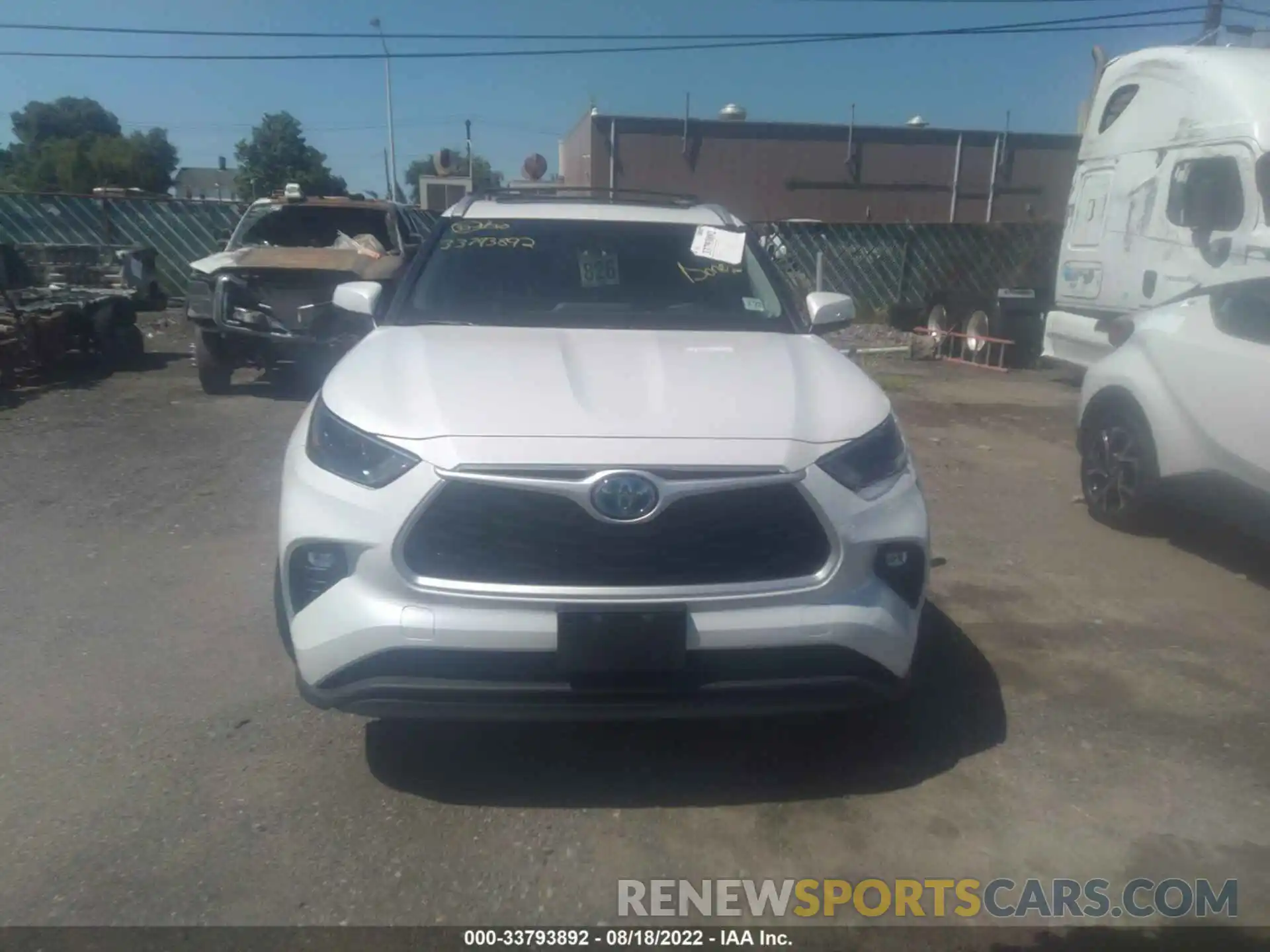 6 Photograph of a damaged car 5TDHBRCH5NS549846 TOYOTA HIGHLANDER 2022