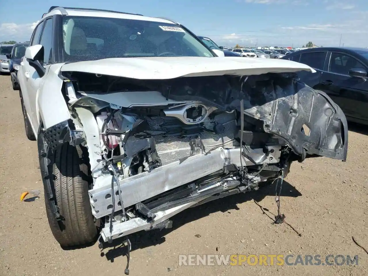 9 Photograph of a damaged car 5TDHBRCH8NS538808 TOYOTA HIGHLANDER 2022