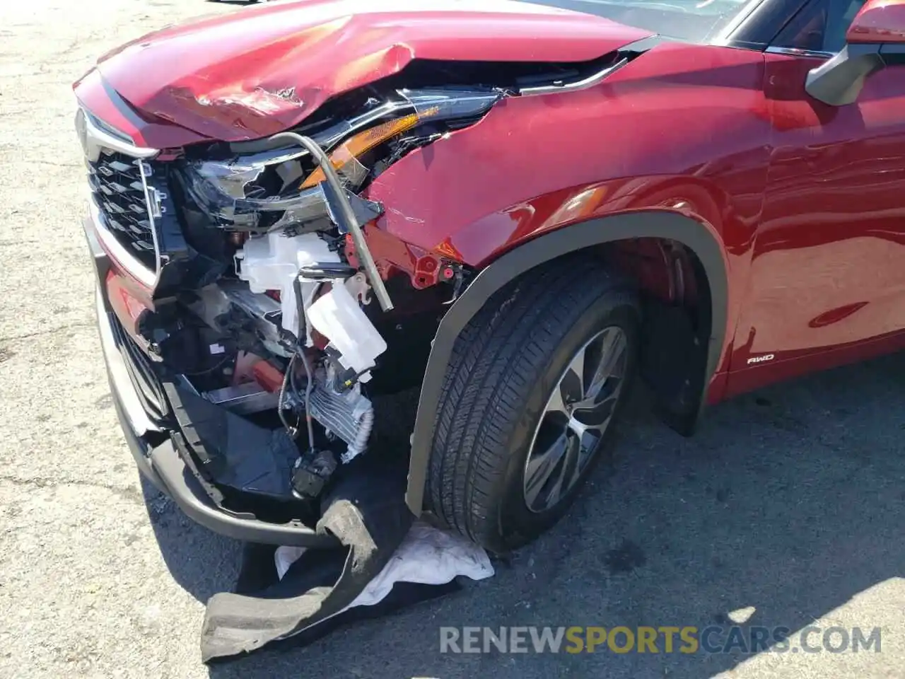 9 Photograph of a damaged car 5TDHBRCH8NS554443 TOYOTA HIGHLANDER 2022