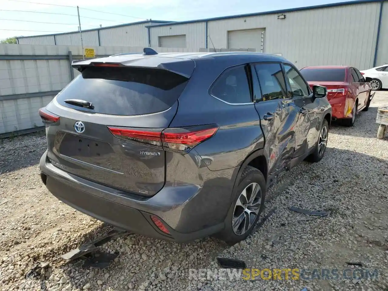 4 Photograph of a damaged car 5TDHBRCH9NS540132 TOYOTA HIGHLANDER 2022