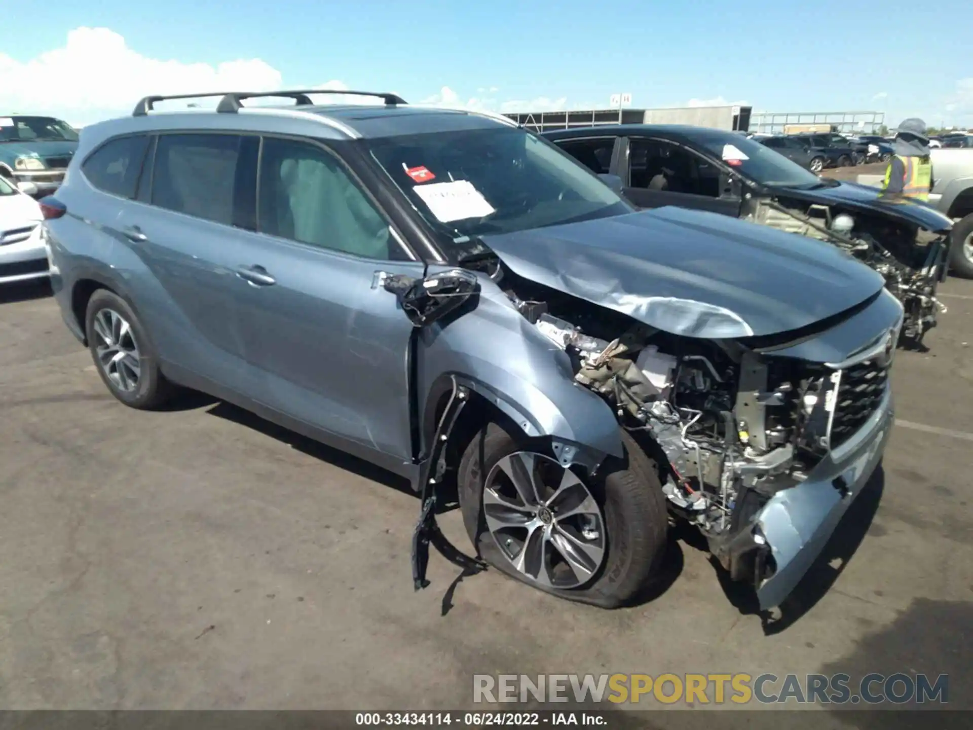 1 Photograph of a damaged car 5TDHZRAH1NS111002 TOYOTA HIGHLANDER 2022