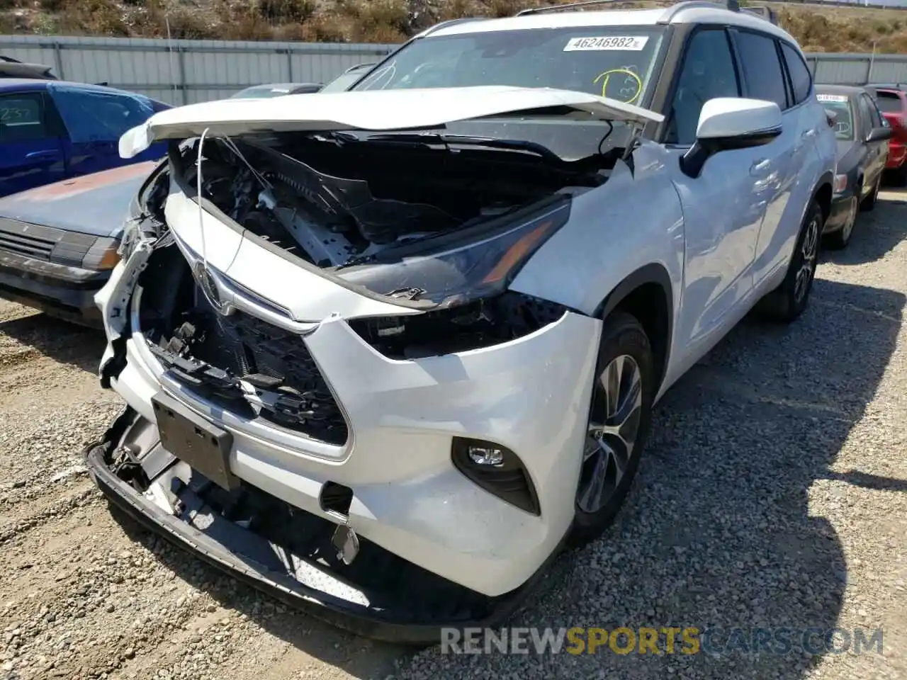 2 Photograph of a damaged car 5TDHZRAH4NS090646 TOYOTA HIGHLANDER 2022