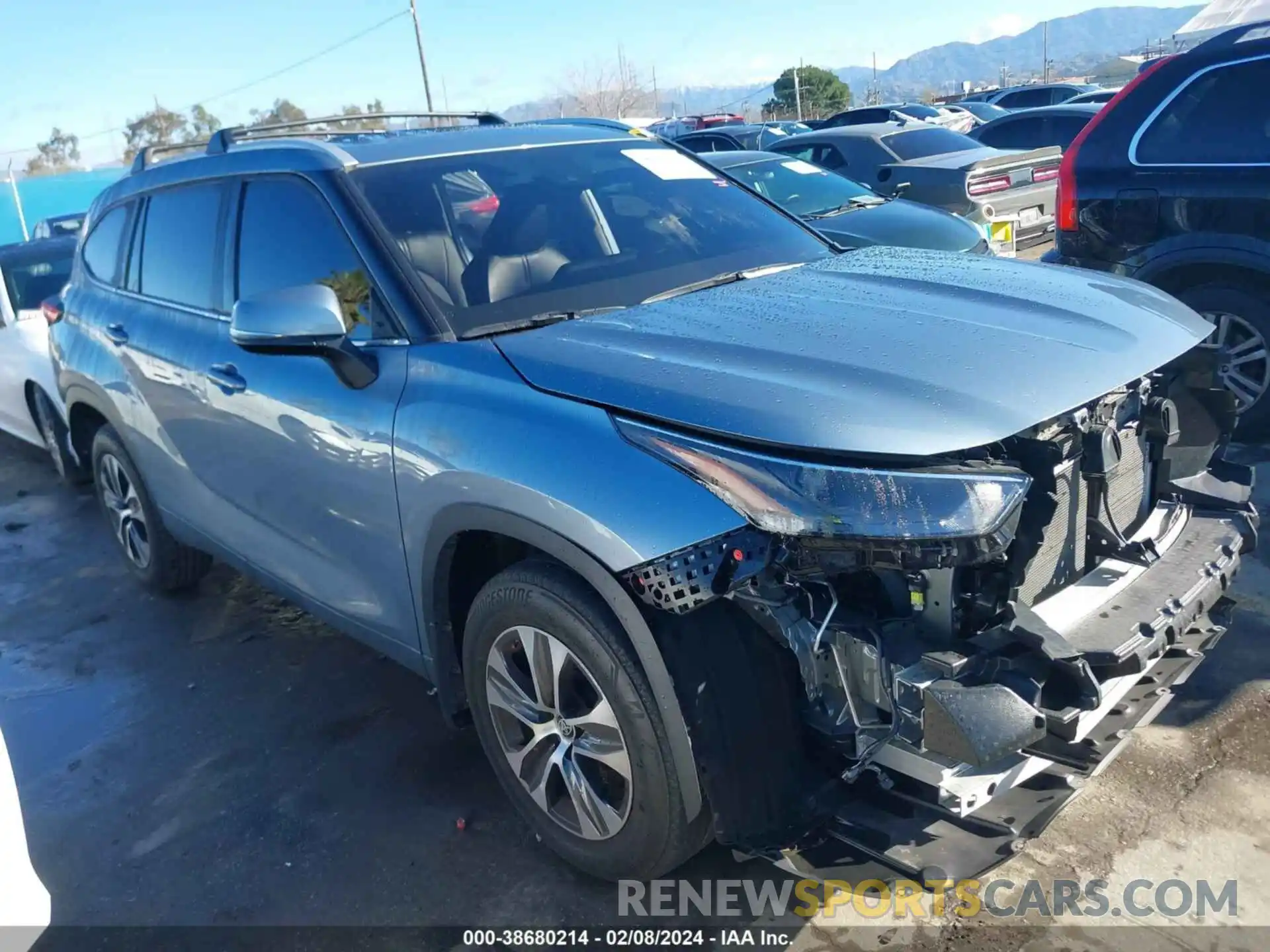 1 Photograph of a damaged car 5TDHZRAH5NS108507 TOYOTA HIGHLANDER 2022