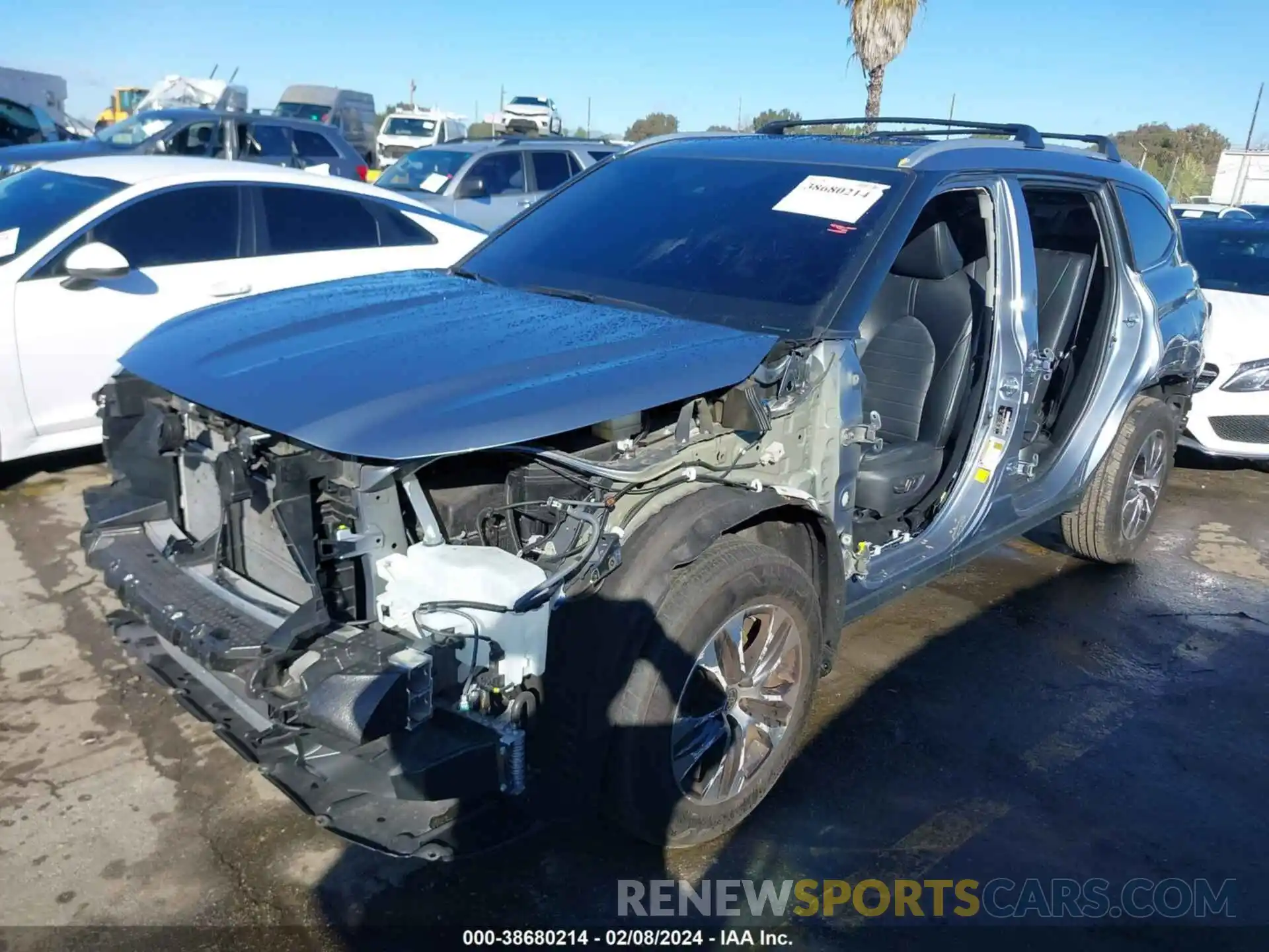 2 Photograph of a damaged car 5TDHZRAH5NS108507 TOYOTA HIGHLANDER 2022