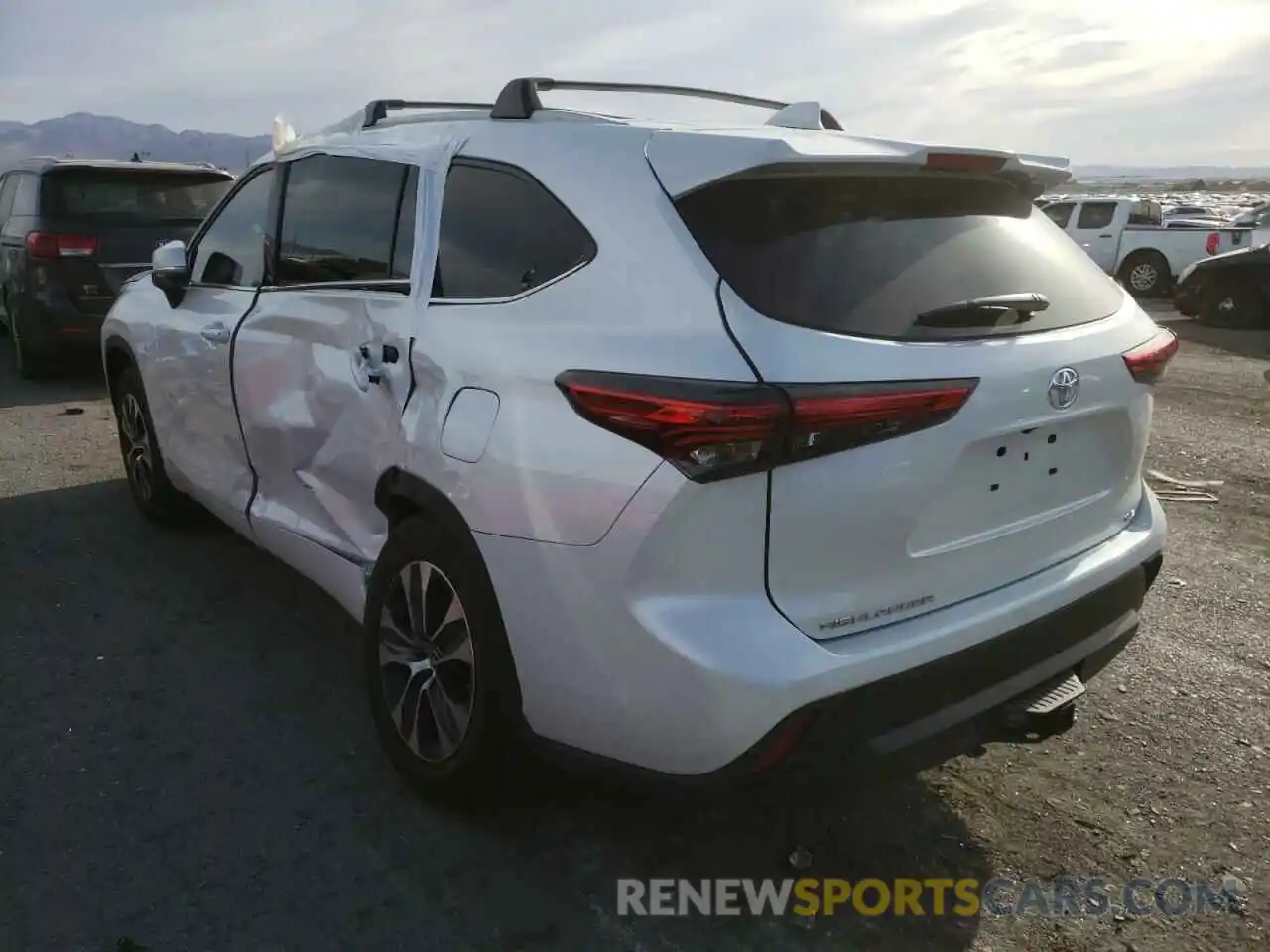 3 Photograph of a damaged car 5TDHZRAH9NS092019 TOYOTA HIGHLANDER 2022