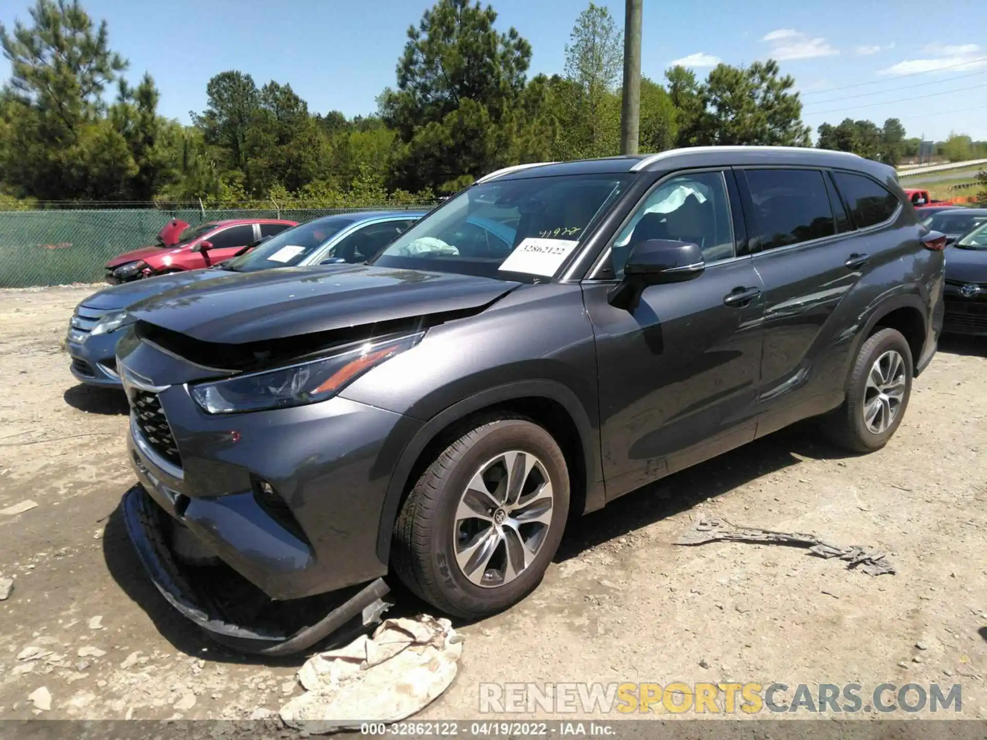 2 Photograph of a damaged car 5TDHZRAHXNS103870 TOYOTA HIGHLANDER 2022