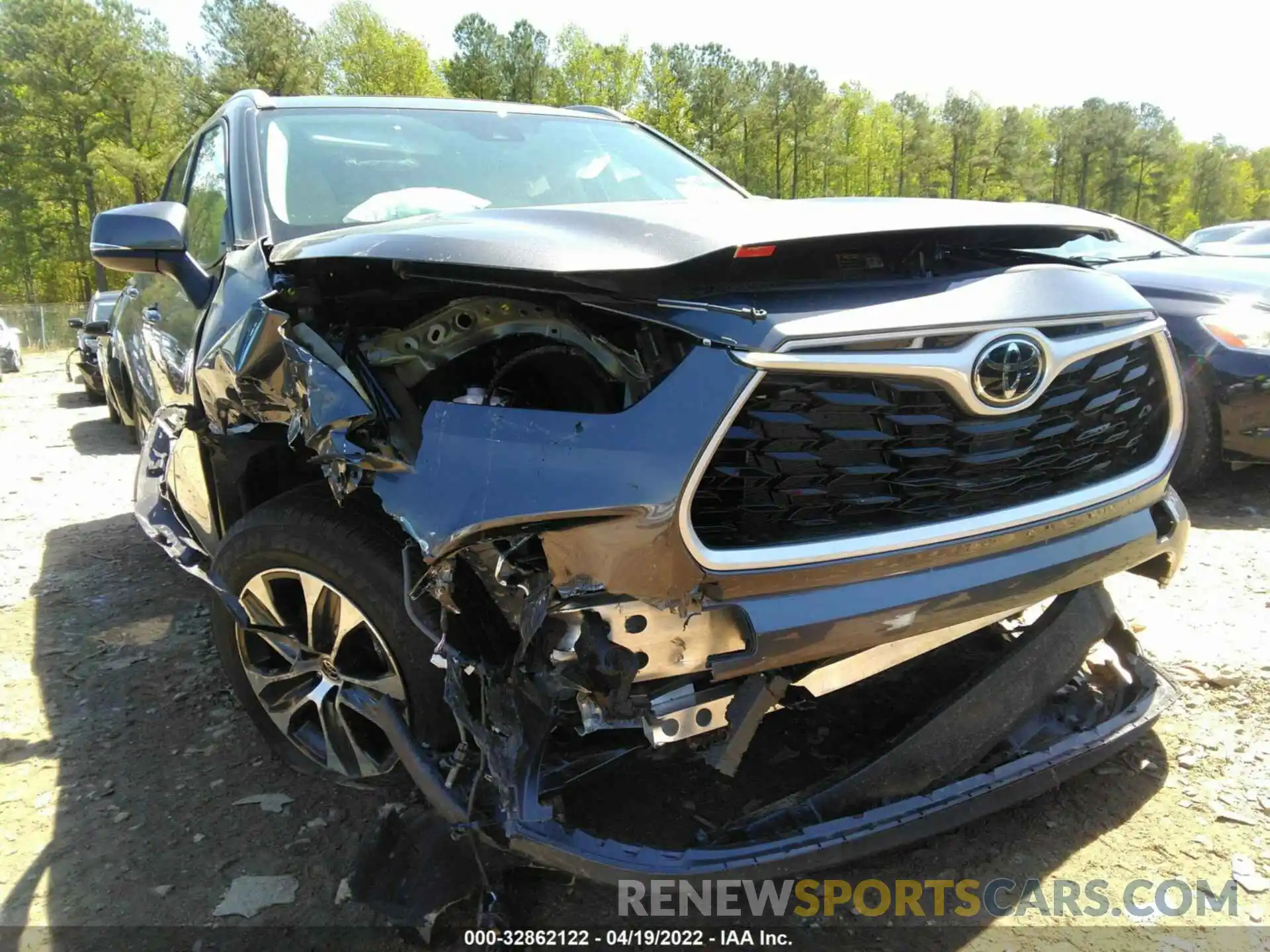 6 Photograph of a damaged car 5TDHZRAHXNS103870 TOYOTA HIGHLANDER 2022