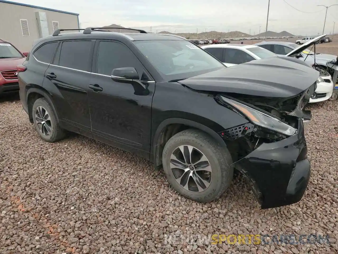 4 Photograph of a damaged car 5TDHZRBH0NS243537 TOYOTA HIGHLANDER 2022