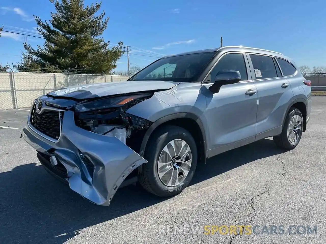 2 Photograph of a damaged car 5TDHZRBH1NS173675 TOYOTA HIGHLANDER 2022