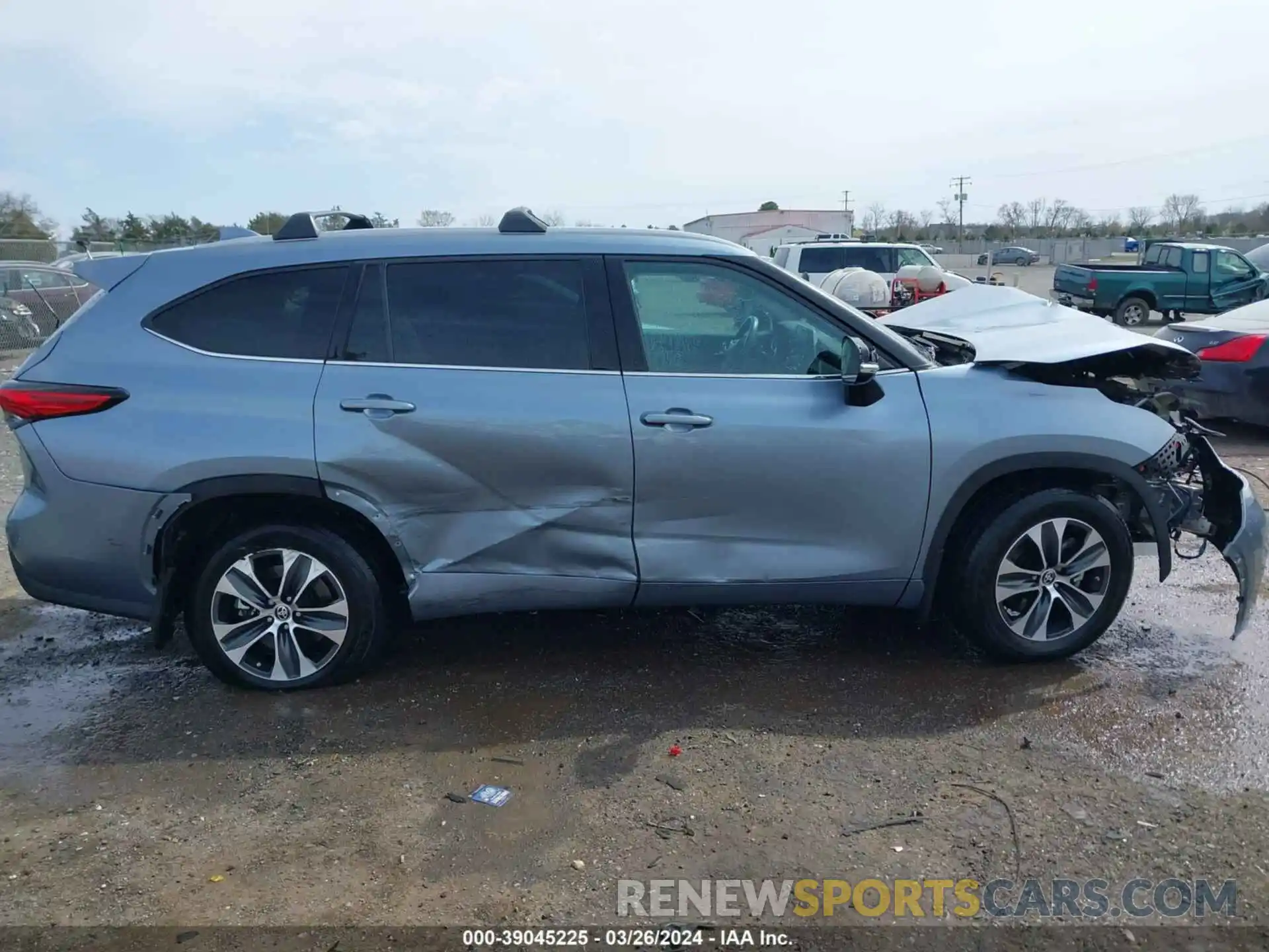 13 Photograph of a damaged car 5TDHZRBH1NS202222 TOYOTA HIGHLANDER 2022