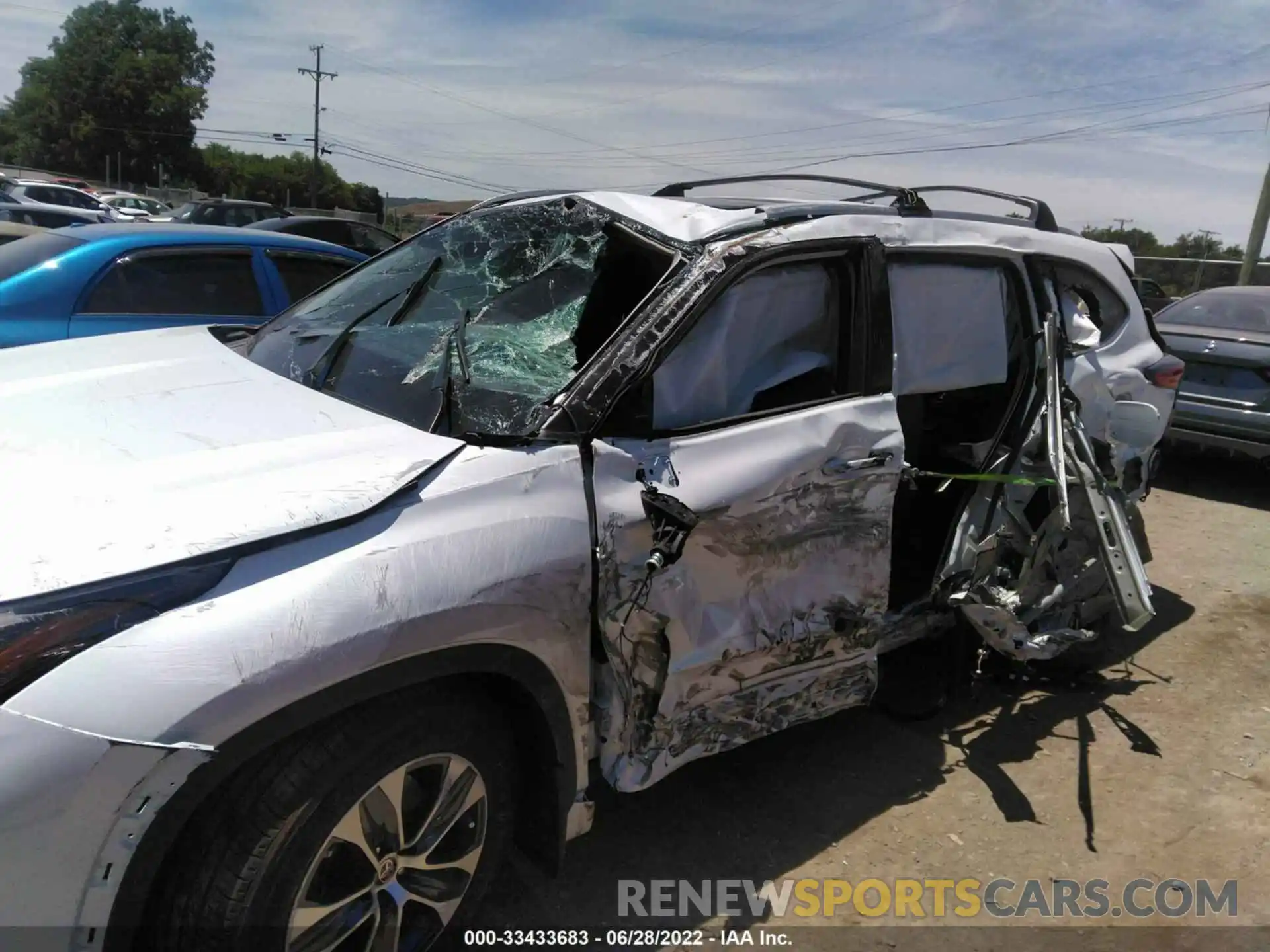 6 Photograph of a damaged car 5TDHZRBH1NS570402 TOYOTA HIGHLANDER 2022