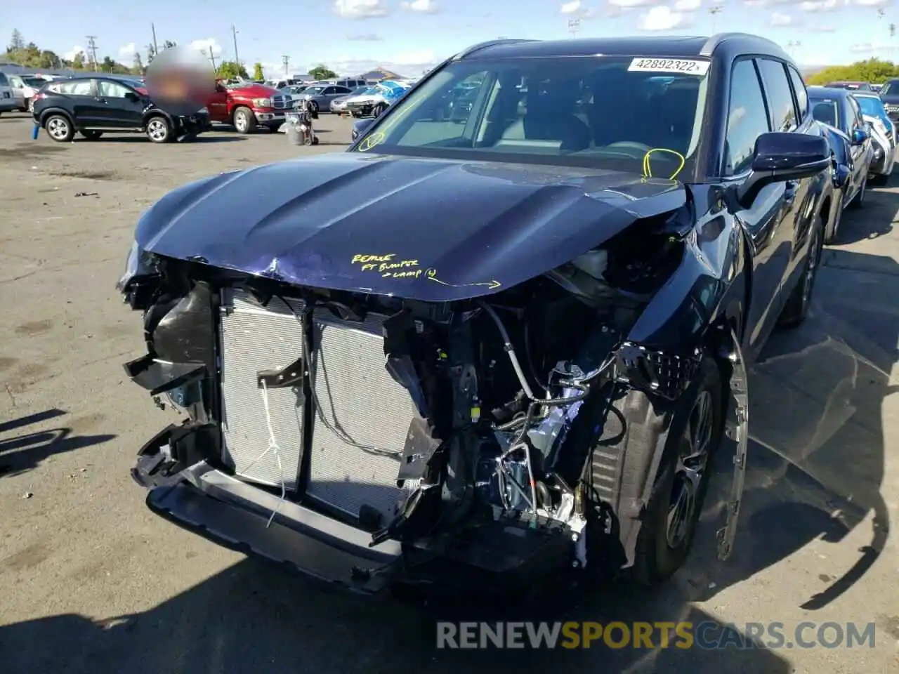 2 Photograph of a damaged car 5TDHZRBH1NS573882 TOYOTA HIGHLANDER 2022