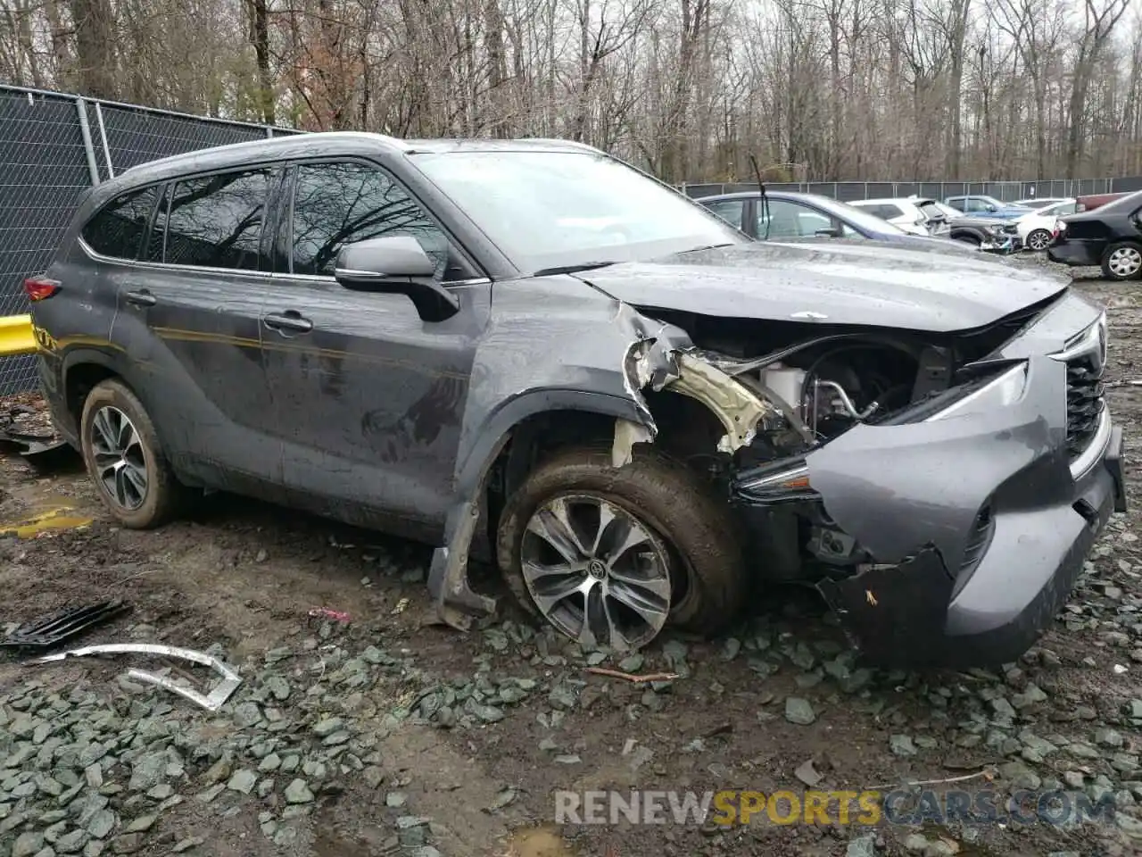 4 Photograph of a damaged car 5TDHZRBH4NS575724 TOYOTA HIGHLANDER 2022