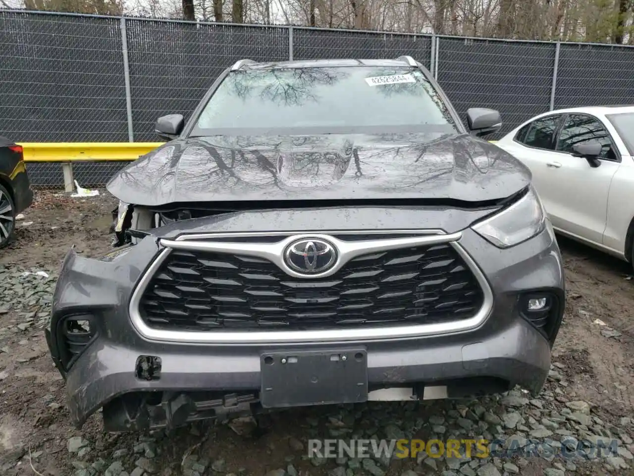 5 Photograph of a damaged car 5TDHZRBH4NS575724 TOYOTA HIGHLANDER 2022