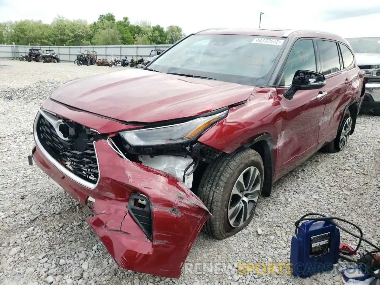 2 Photograph of a damaged car 5TDHZRBH6NS183764 TOYOTA HIGHLANDER 2022