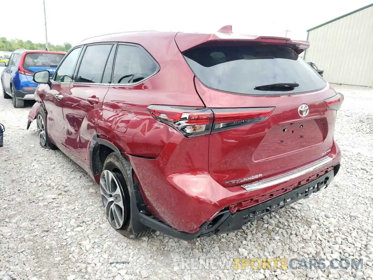 3 Photograph of a damaged car 5TDHZRBH6NS183764 TOYOTA HIGHLANDER 2022