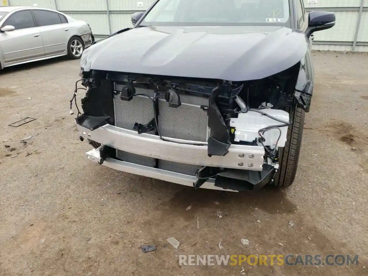 9 Photograph of a damaged car 5TDHZRBH7NS572042 TOYOTA HIGHLANDER 2022