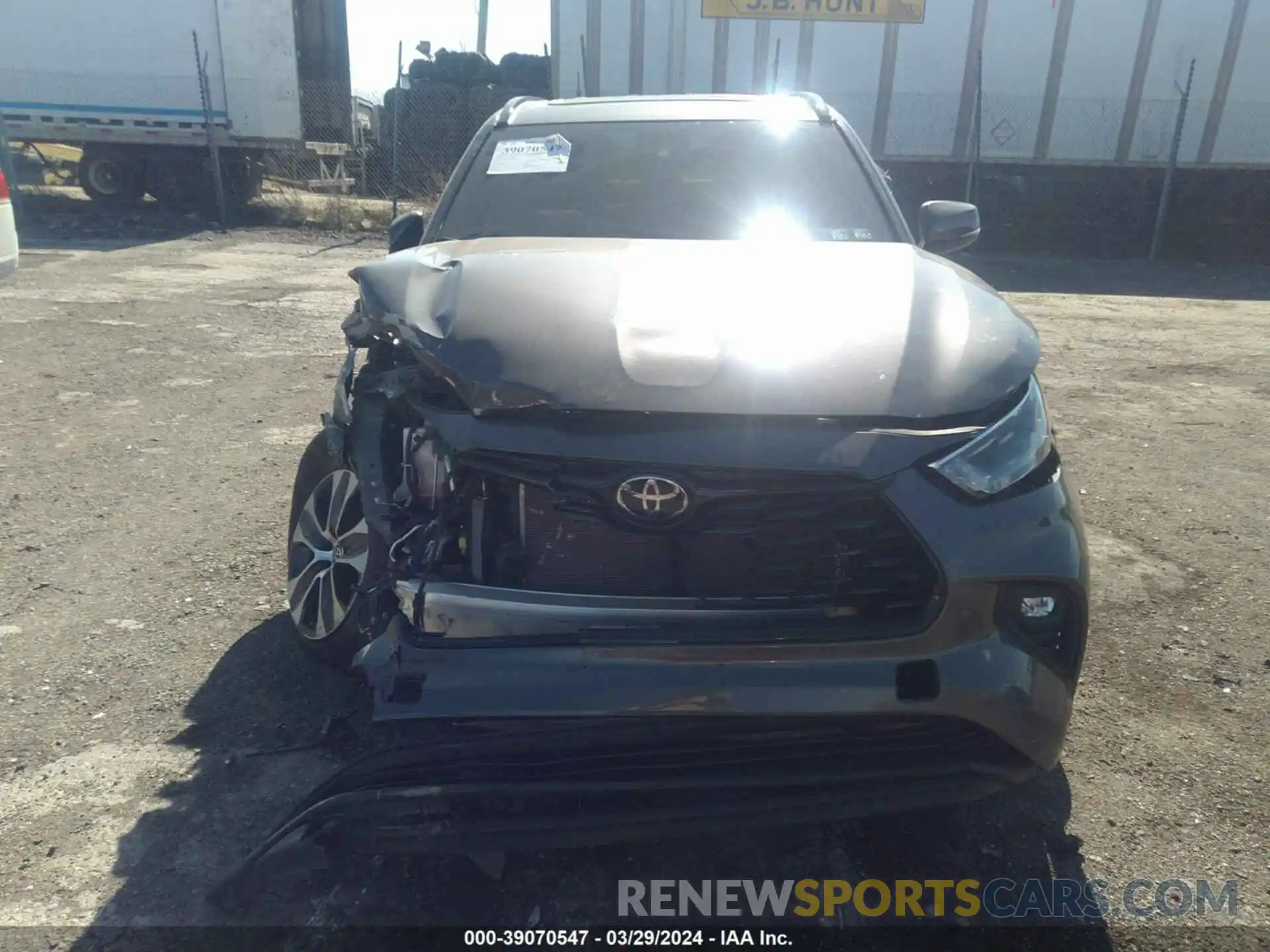 12 Photograph of a damaged car 5TDHZRBH8NS230423 TOYOTA HIGHLANDER 2022