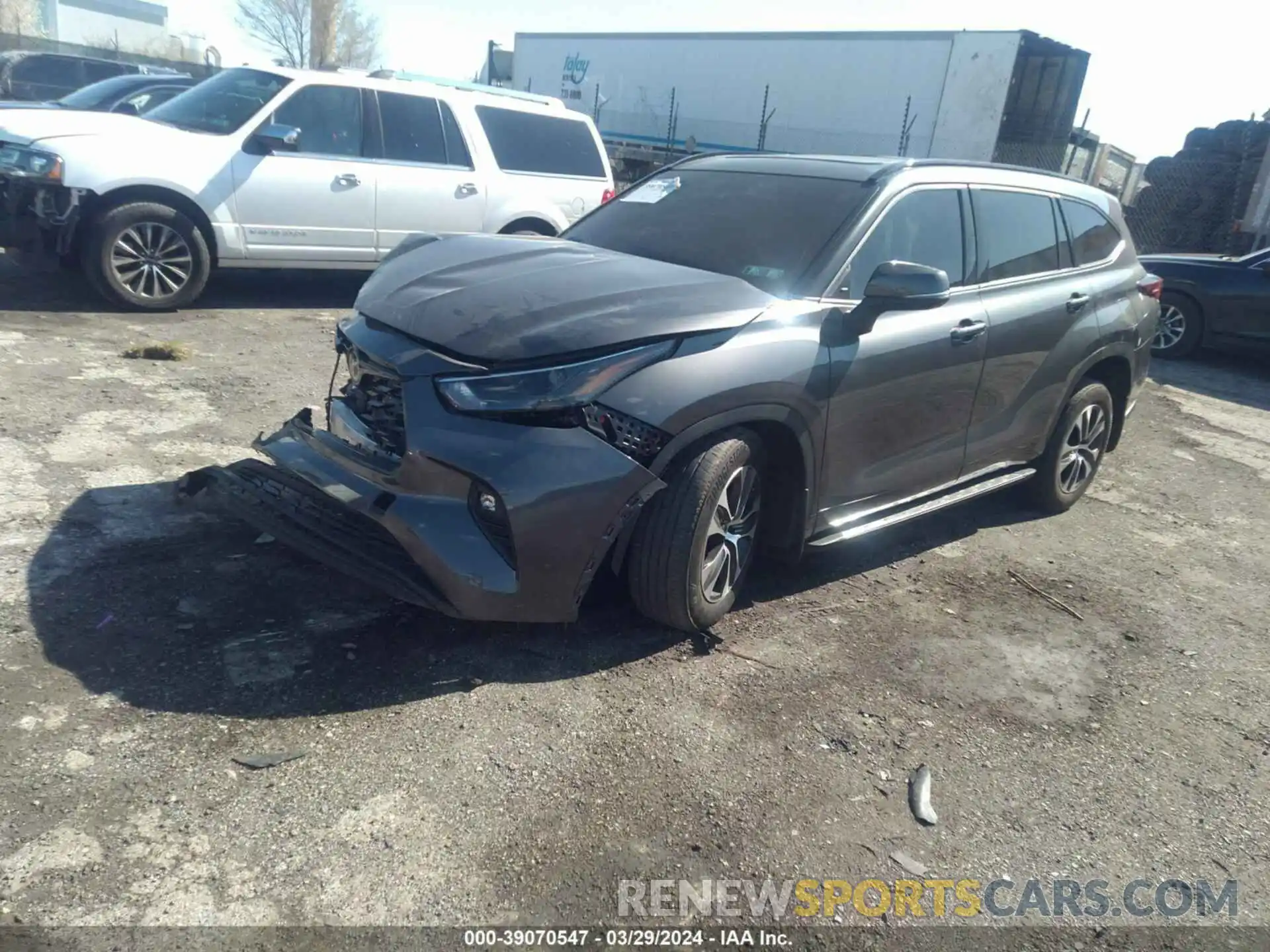 2 Photograph of a damaged car 5TDHZRBH8NS230423 TOYOTA HIGHLANDER 2022