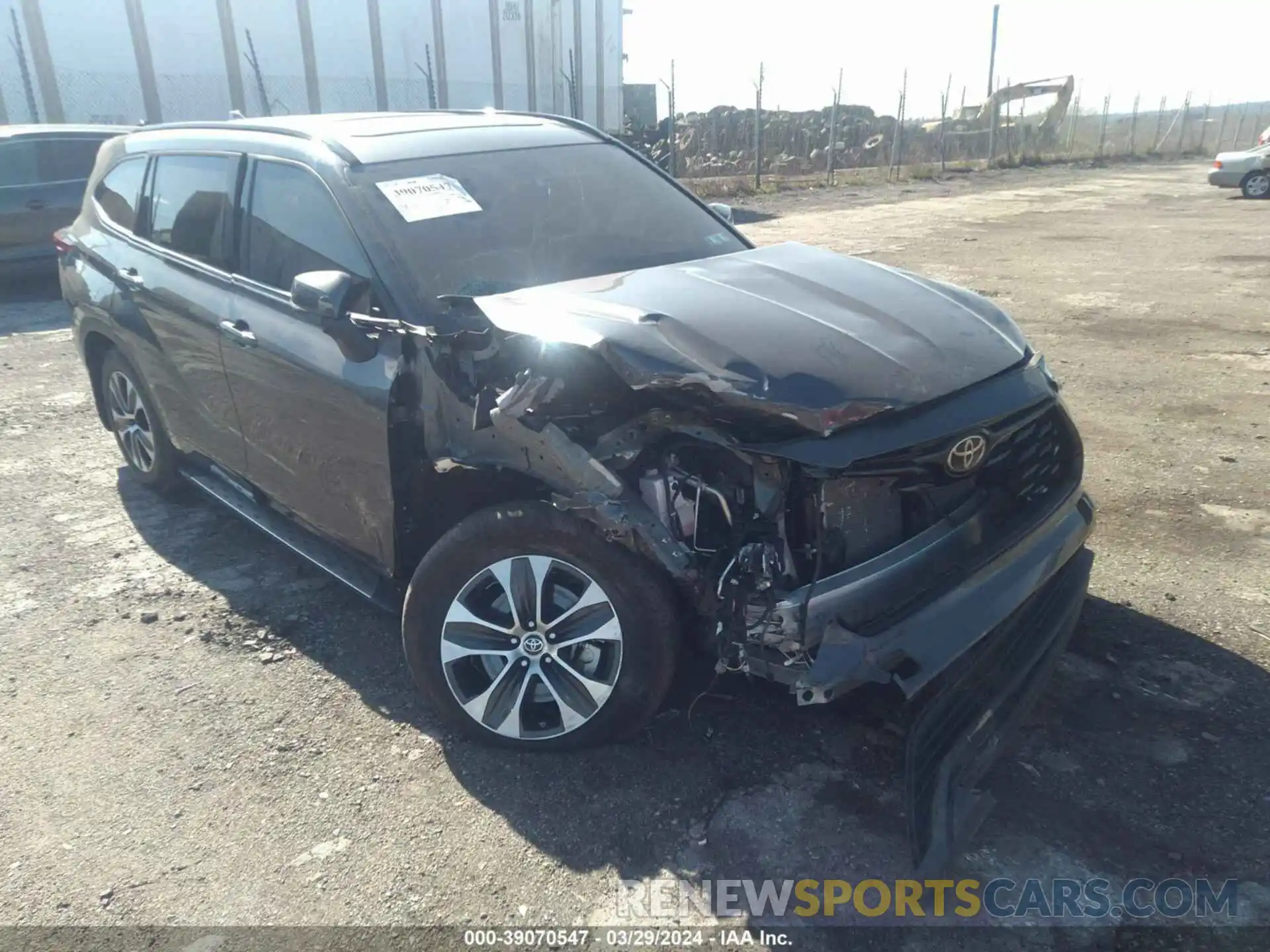 6 Photograph of a damaged car 5TDHZRBH8NS230423 TOYOTA HIGHLANDER 2022