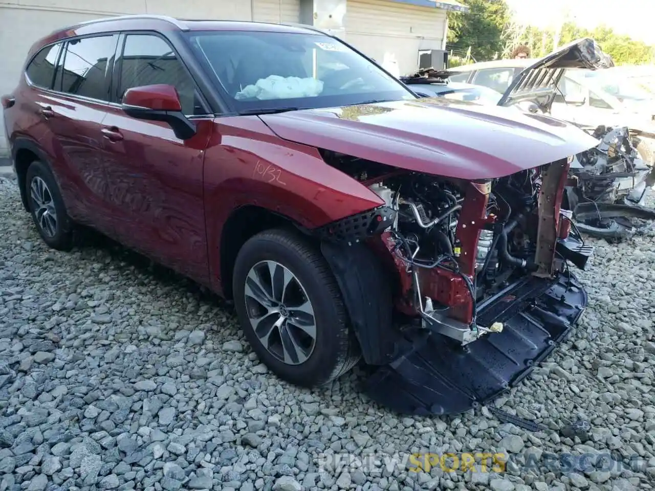 1 Photograph of a damaged car 5TDHZRBH8NS574351 TOYOTA HIGHLANDER 2022