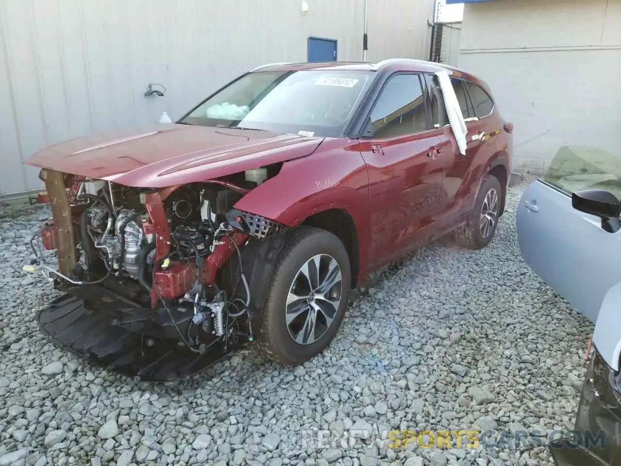 2 Photograph of a damaged car 5TDHZRBH8NS574351 TOYOTA HIGHLANDER 2022